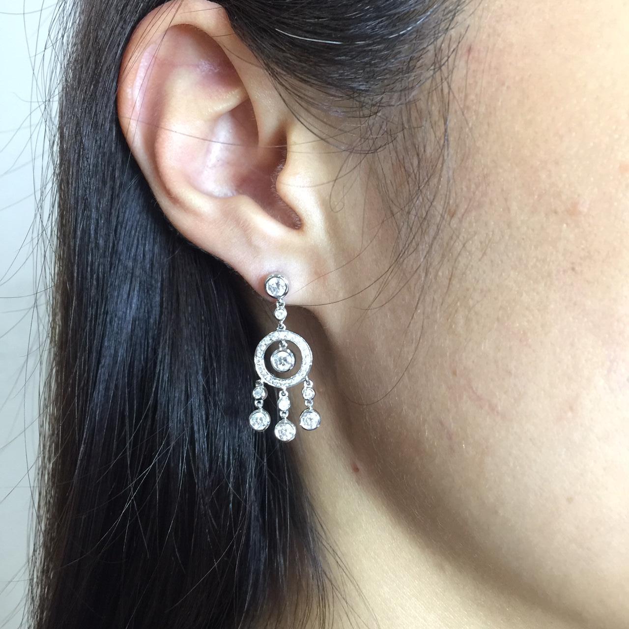 Earrings Diamond Chandelier 18 Karat White Gold In New Condition For Sale In Bangkok, TH