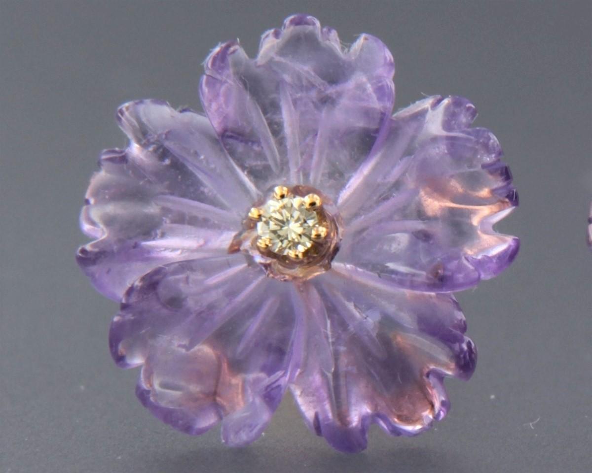 Ohrringe in Blumenform mit Amethyst und Diamanten im Zustand „Neu“ in The Hague, ZH