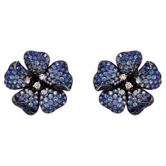 Ohrringe Blumen mit blauen Saphiren Degrade 4,64 Karat & Diamanten 0,28 Karat.