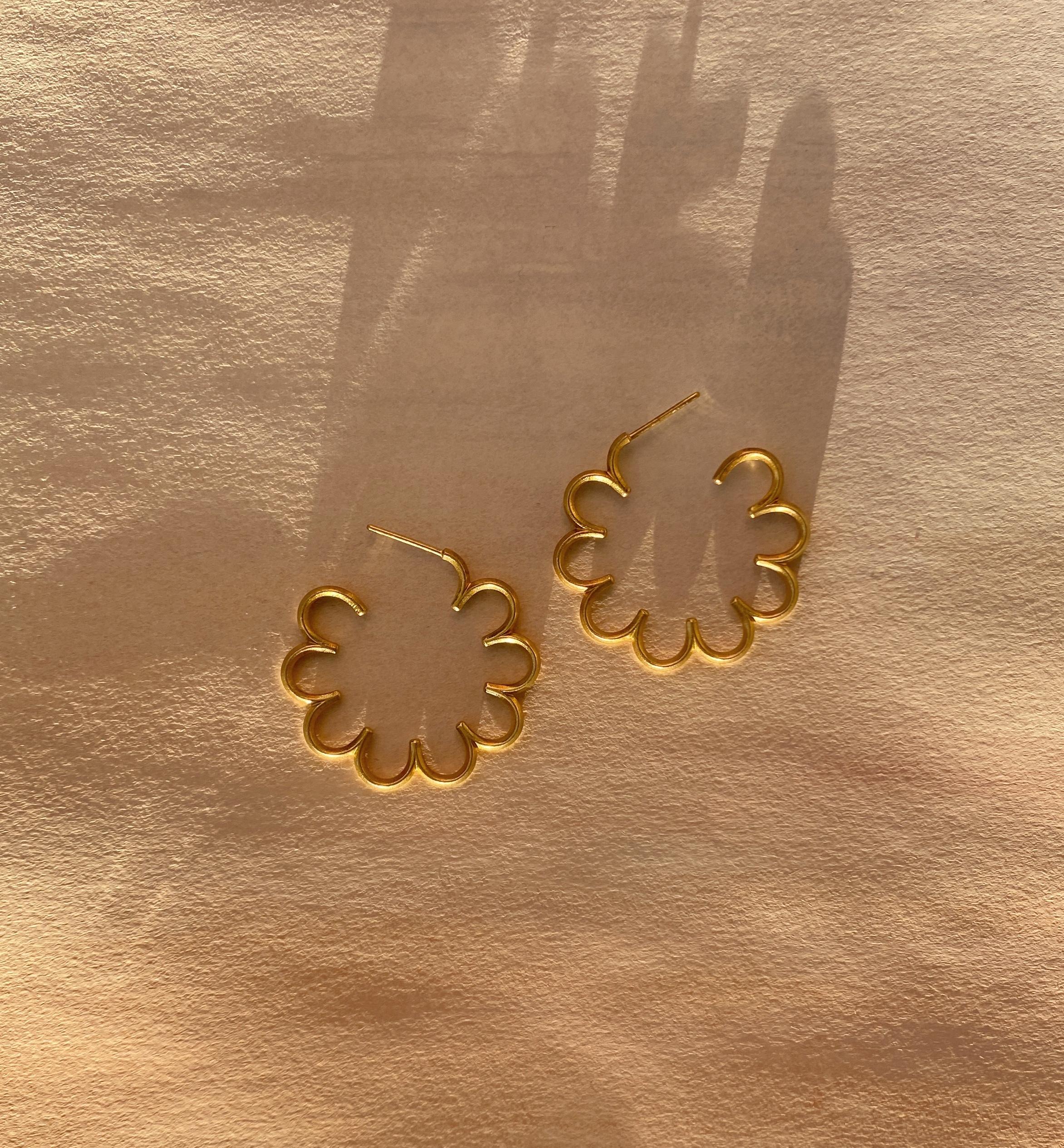  Earrings Hoops Medium Floral  Romantic 18K Gold-Plated Silver Greek Earrings In New Condition For Sale In Athens, GR
