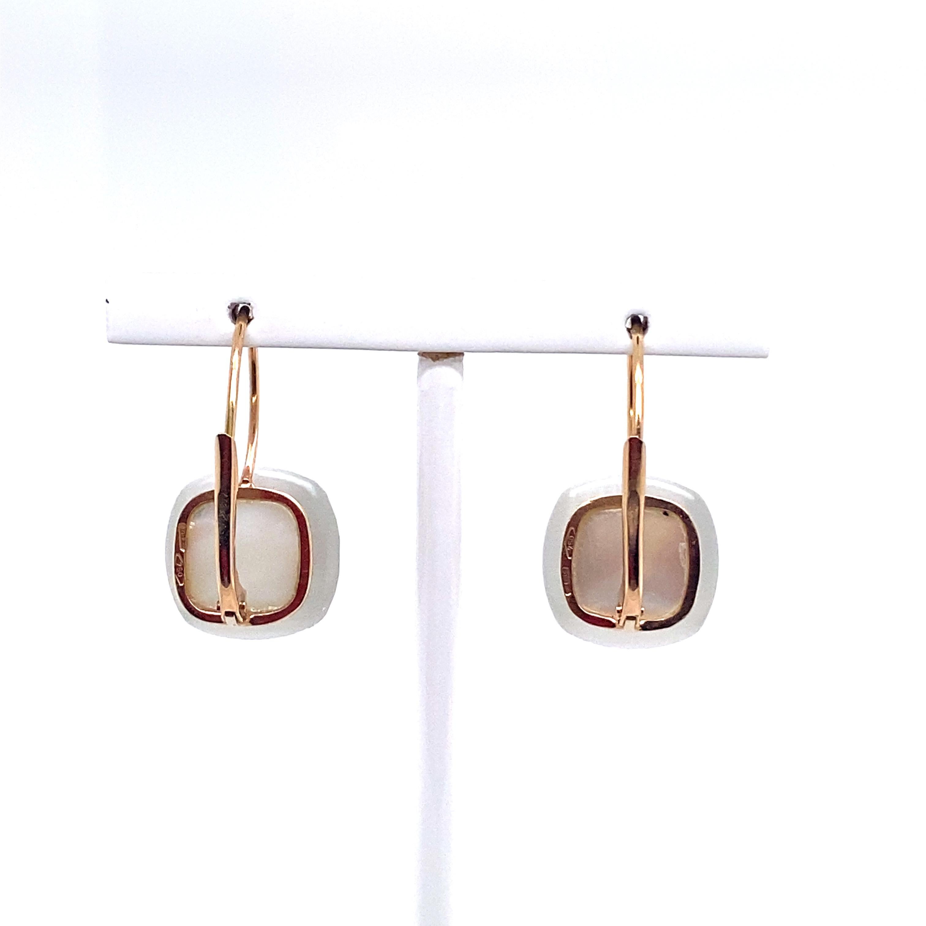 Model Lever-Back with a Grey Hydro Quartz Earrings Gold 18 Karat   For Sale 4
