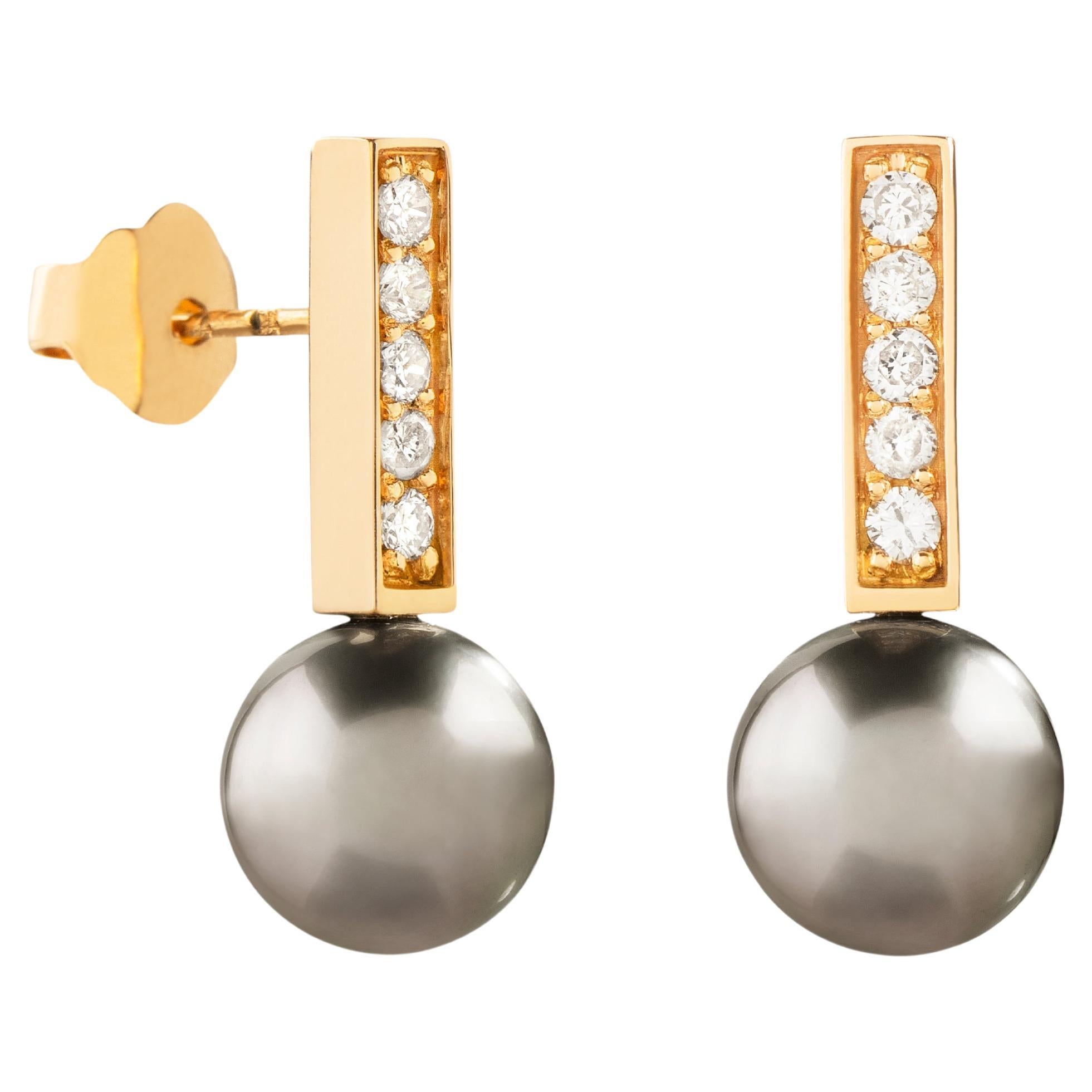 Earrings in 18 carat Rose Gold, 0.365 carats Diamonds and Tahitian Pearls For Sale