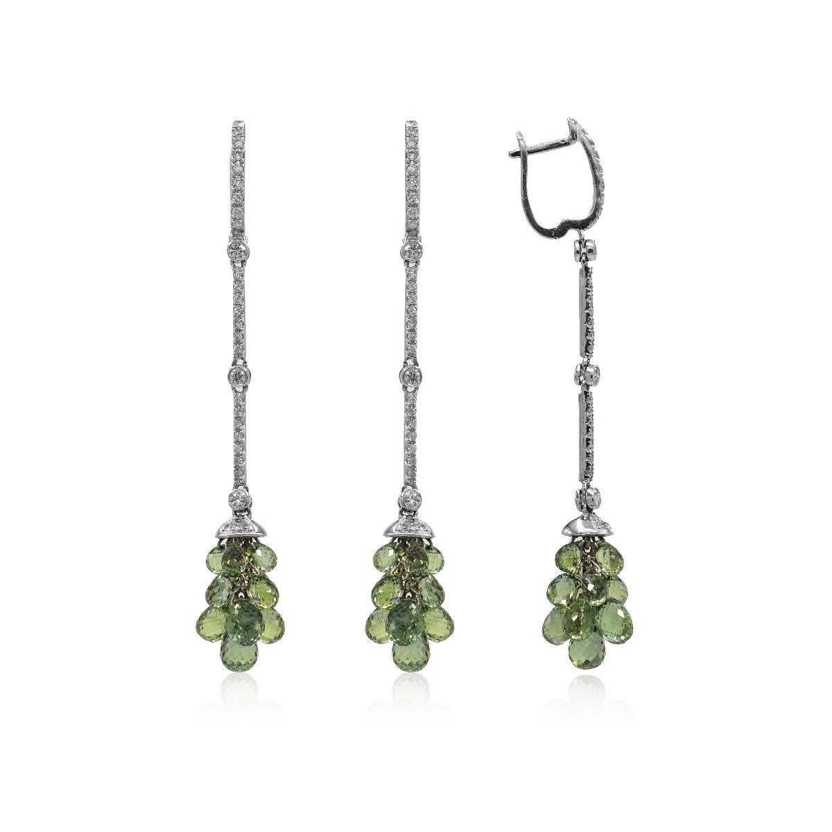 Boucles d'oreilles en or blanc 18 carats, diamants et améthyste en vente 2