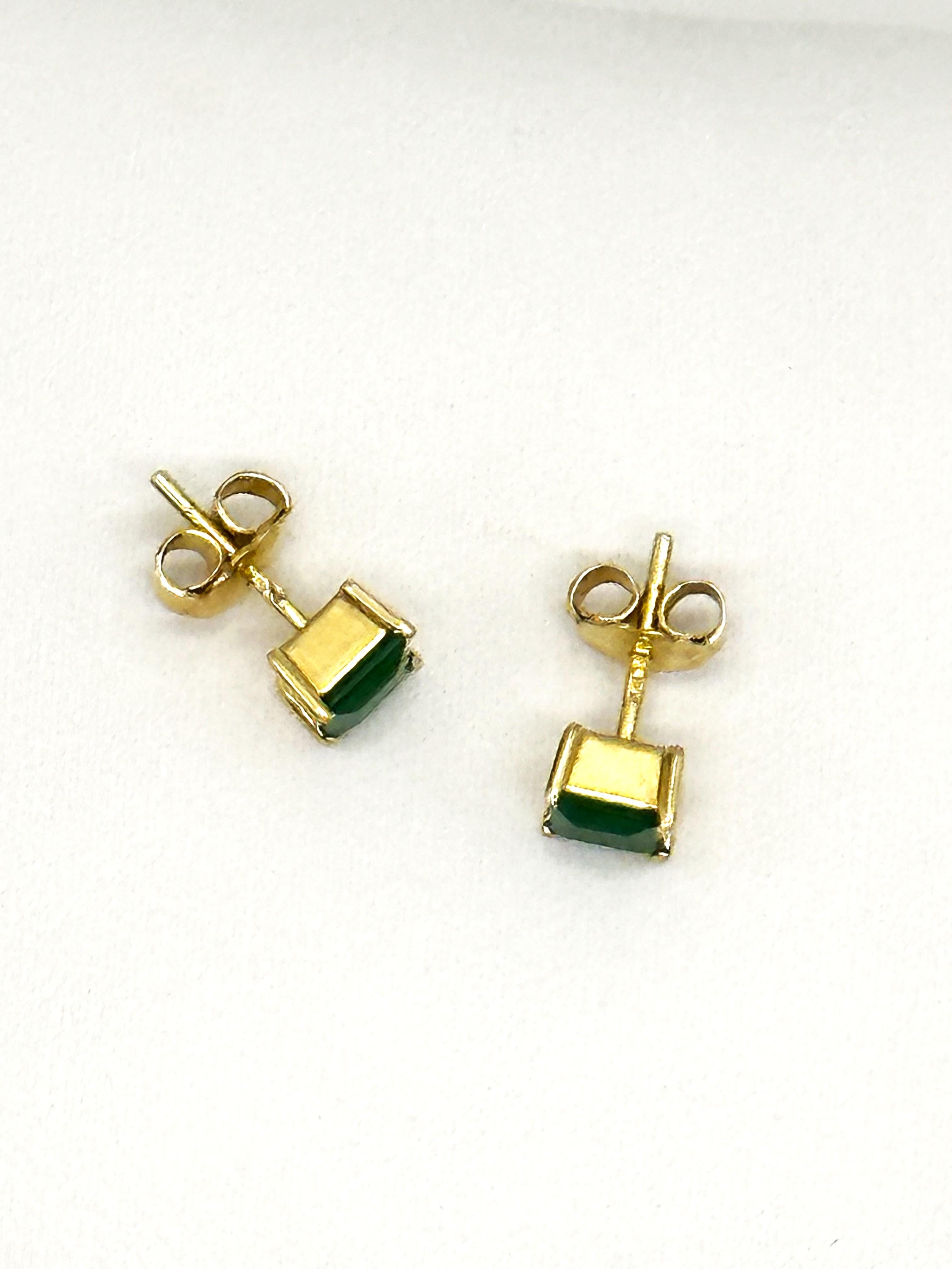 Earrings in 18k Yellow Gold and 0.269 Carats of Emeralds In New Condition For Sale In Cascais, Lisboa
