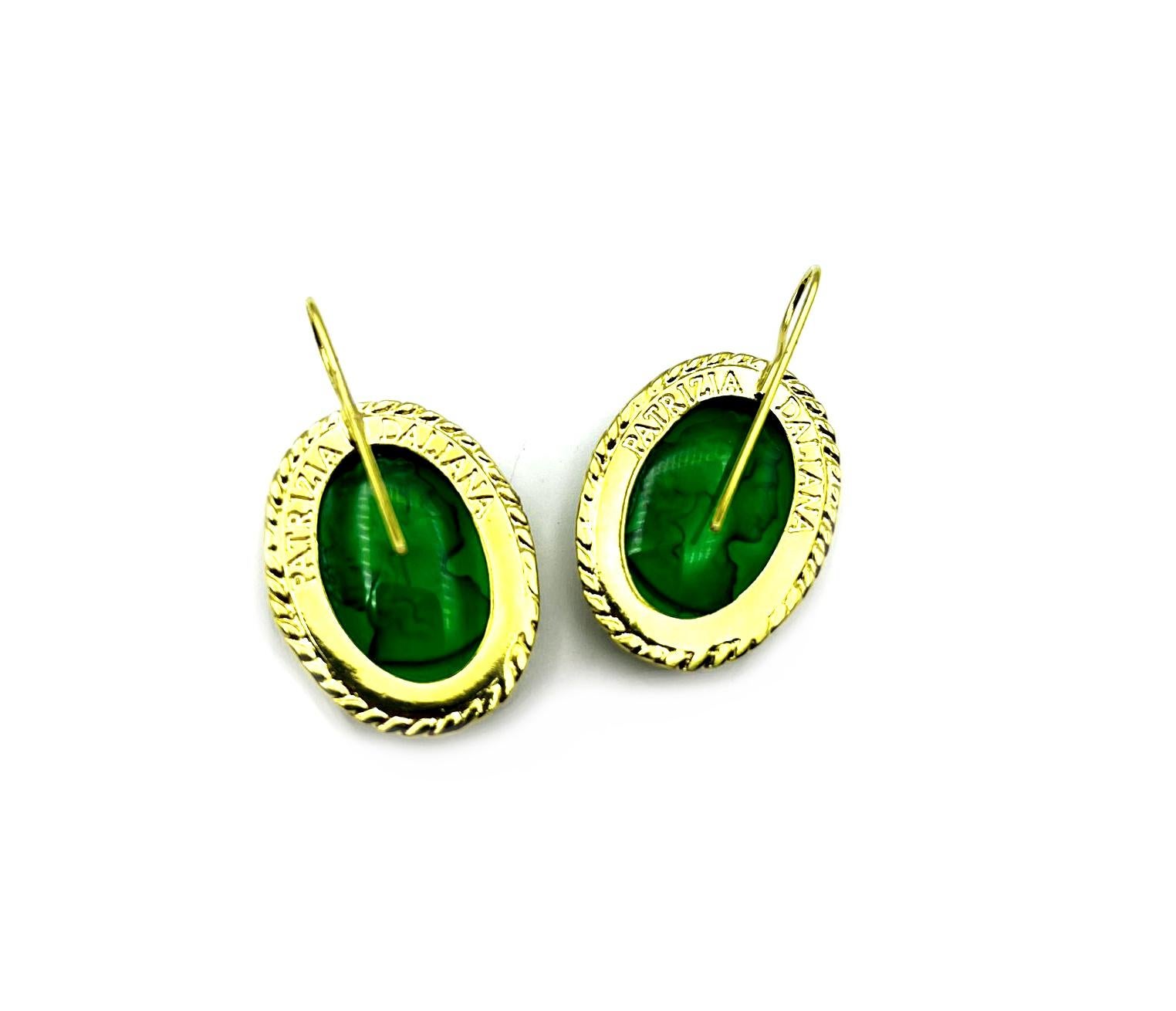 Earrings  in 24 KT gilded bronze with hand-carved and ground green Murano glass In New Condition For Sale In Firenze, Toscana