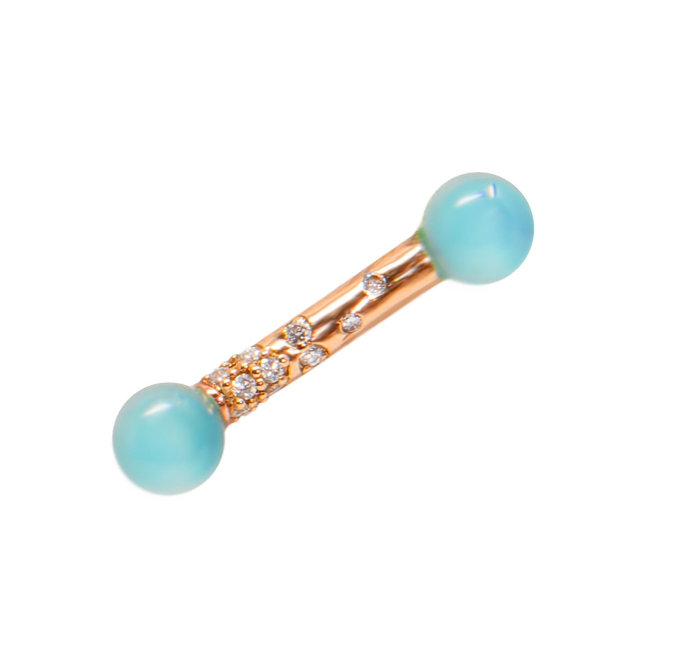 Taille demi-lune Boucles d'oreilles manchette en or rose avec diamants BLUE CHALCEDONY en vente