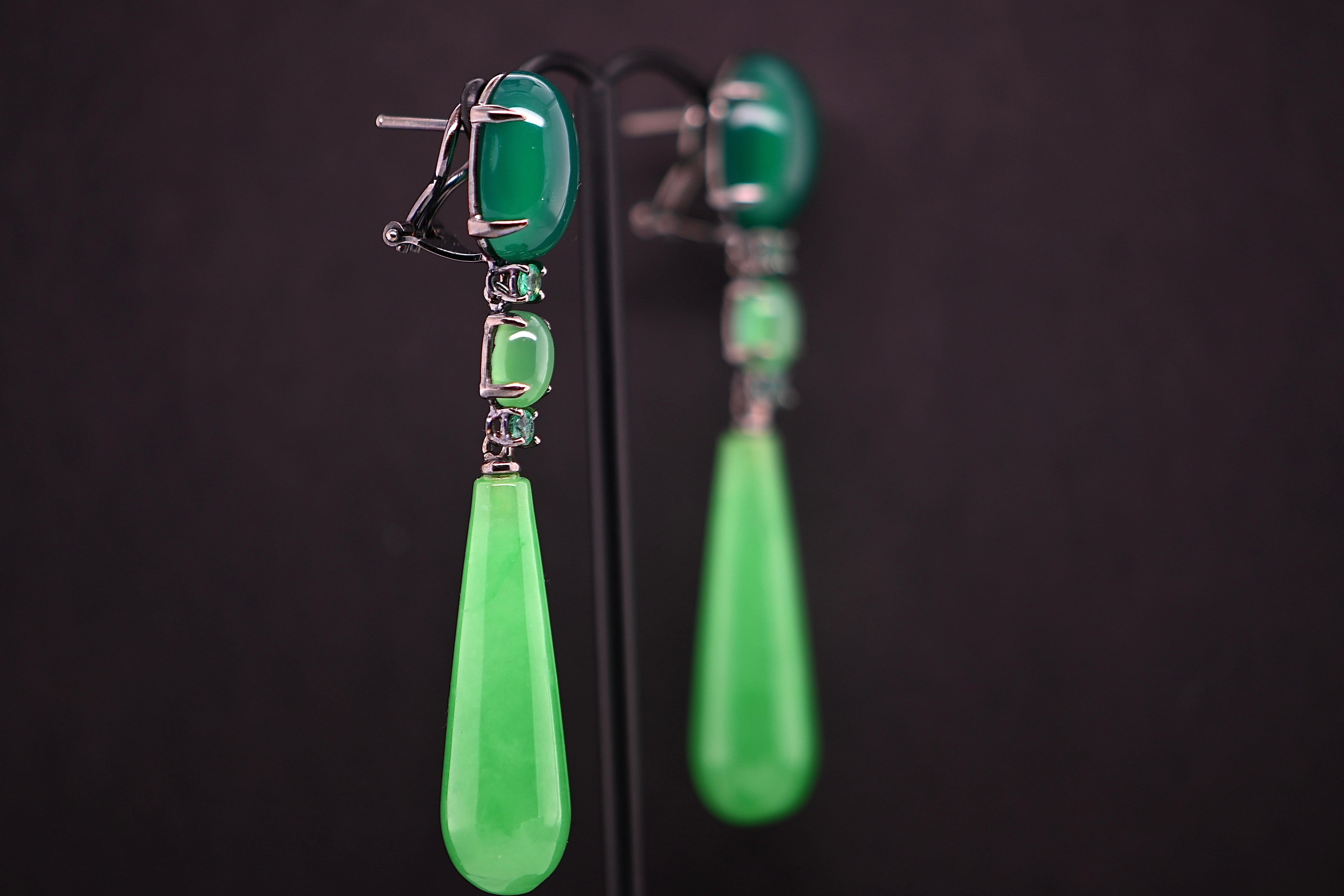 Modern Earrings in Green Agate and Jade Set with 32-Carat Emeralds For Sale