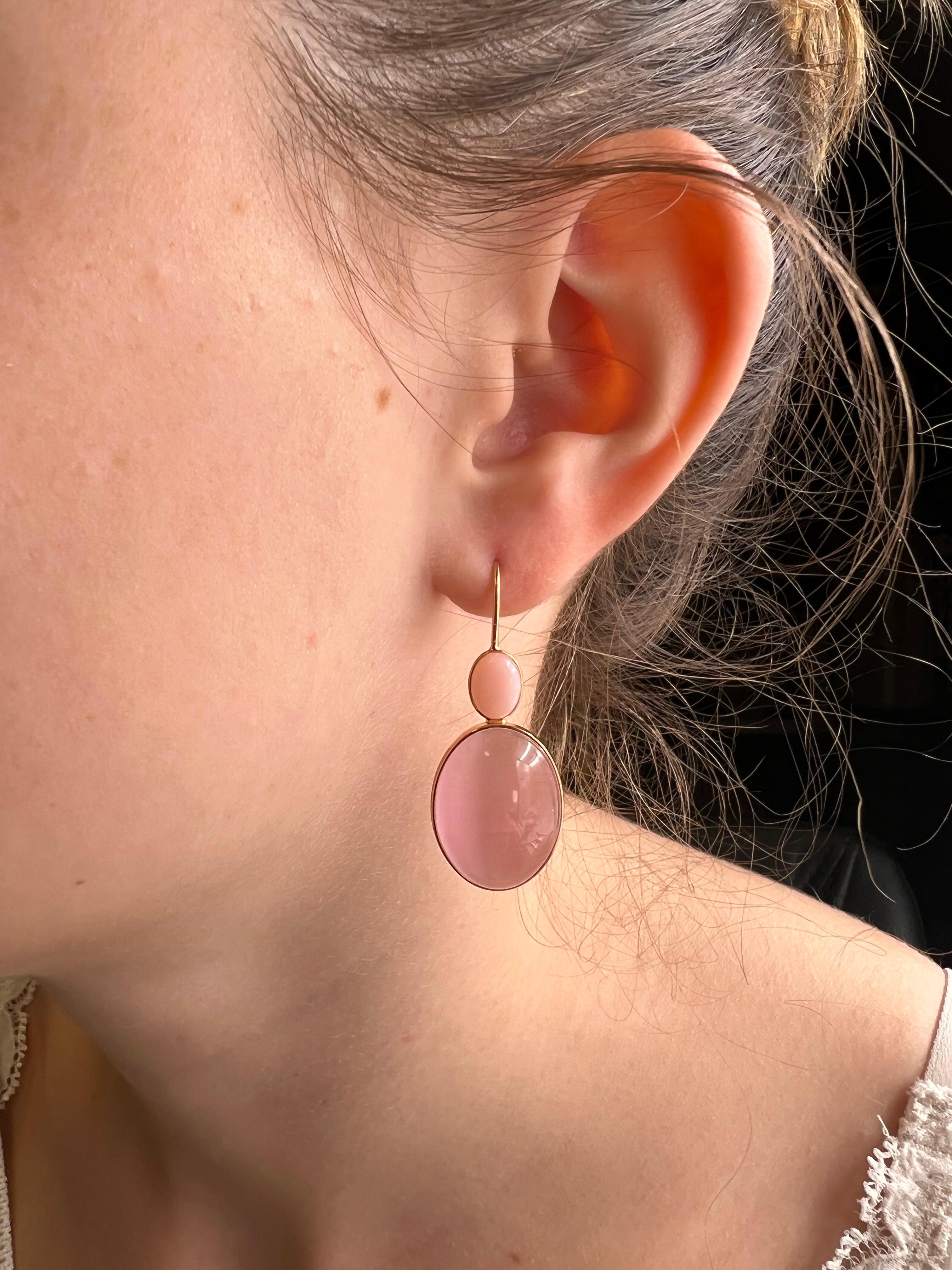 Ohrringe aus Roségold mit Opal-Cabochon und rosa Quarz (Gemischter Schliff) im Angebot