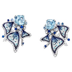 Boucles d'oreilles en or blanc avec aigue-marine, saphir bleu et diamants blancs