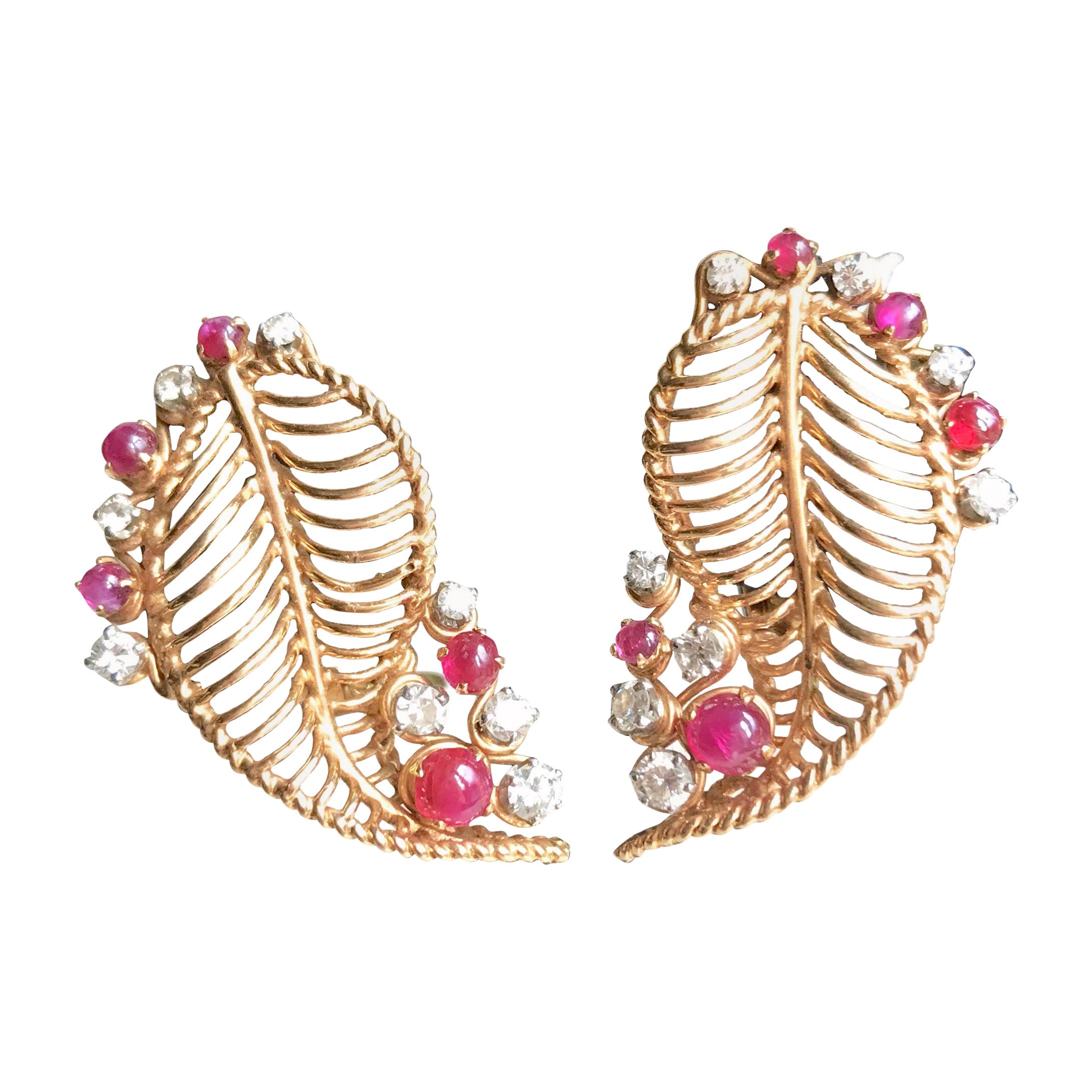 Ohrringe aus gelbem 18 Karat Gold mit Rubinen und Diamanten, um 1950