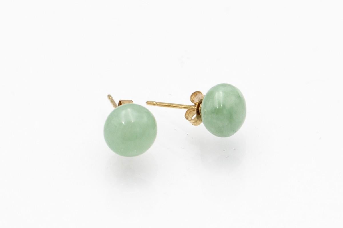 Pendientes de oro amarillo (0,375) con 2 jades de forma esférica Cabujón en venta