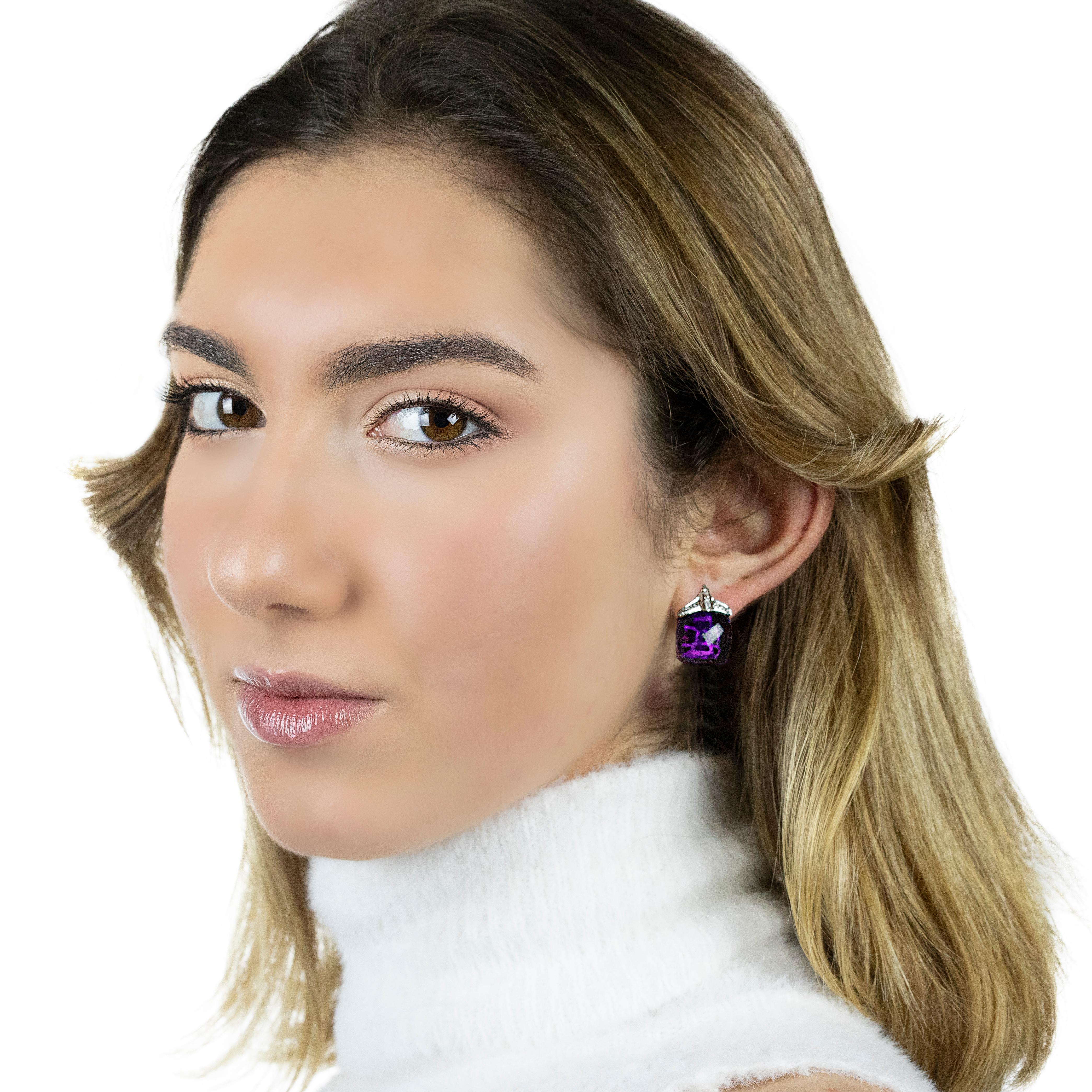 Contemporary 18 Karat White Gold Amethyst and White Pavé Diamond Drop Earrings In New Condition For Sale In Palermo, Italy PA