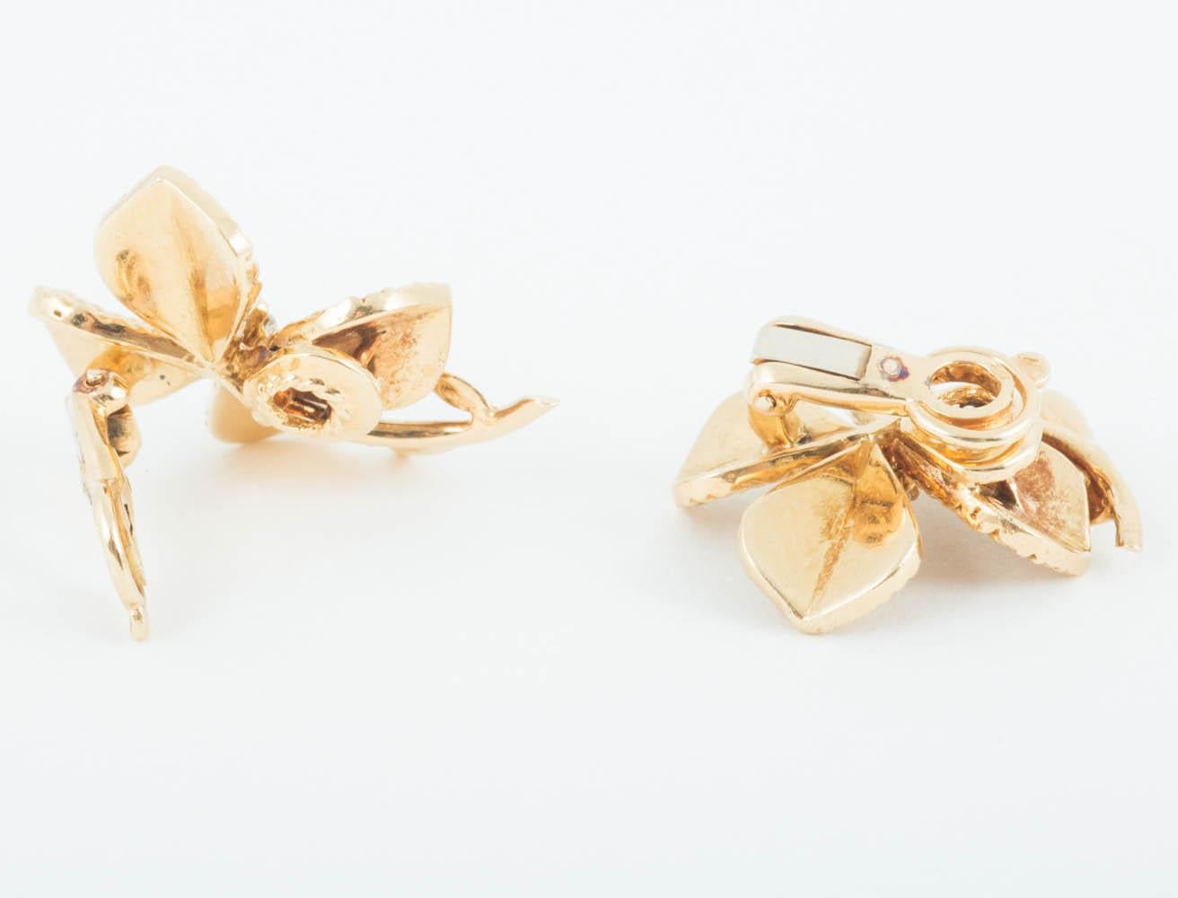 gold four leaf clover earrings