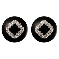 Earrings “Palacios del Sur – Granada” – 18 karat white gold with diamonds, onyx