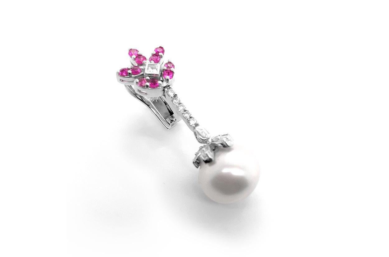 Contemporain Boucles d'oreilles roses, saphirs et diamants avec perles des mers du Sud en vente