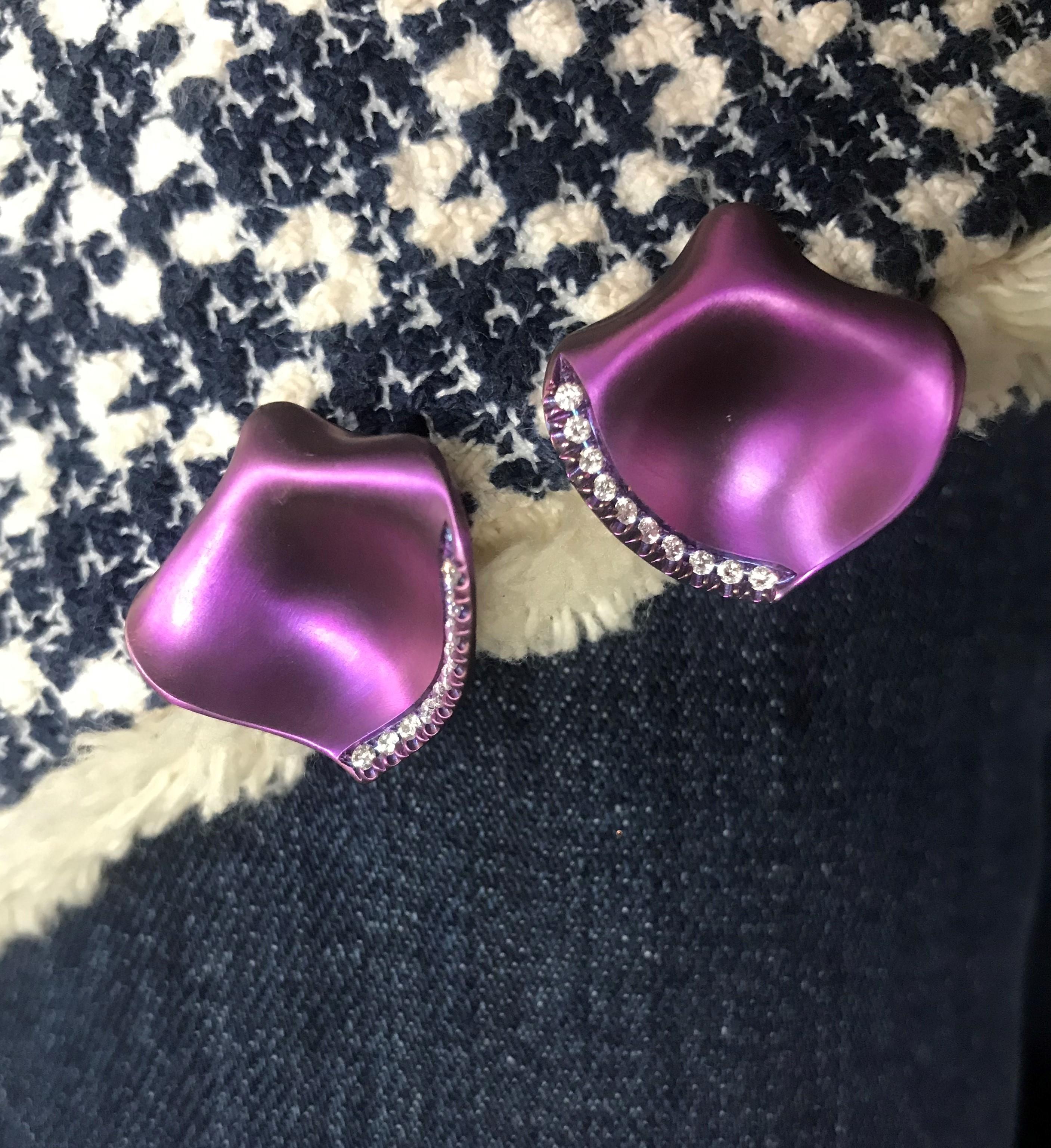 Pink Titanium Diamond Gold Earrings In New Condition In Valenza , IT