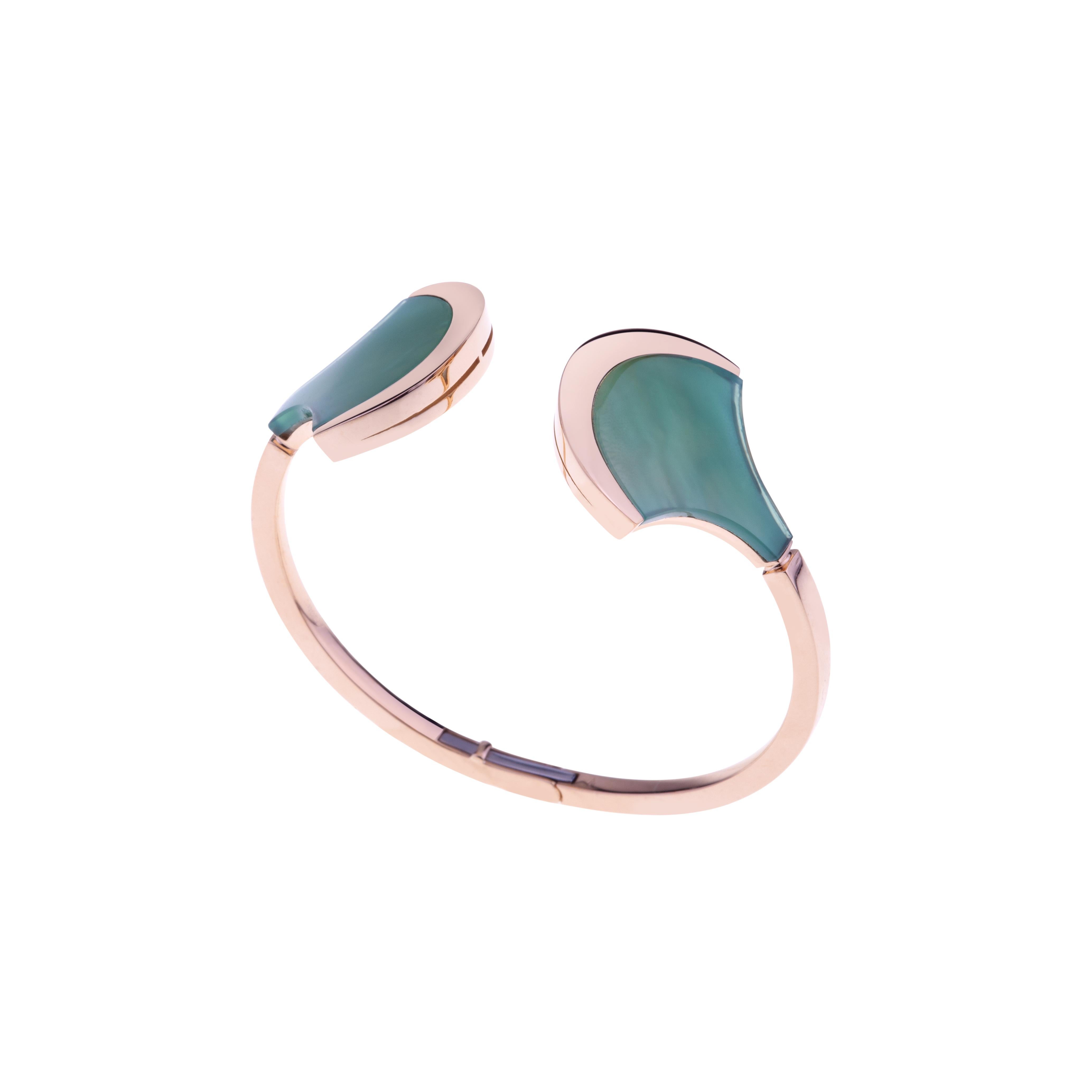Earrings Rose Gold with Fan Shaped Mother of Pearl and Rock Crystal For Sale 1