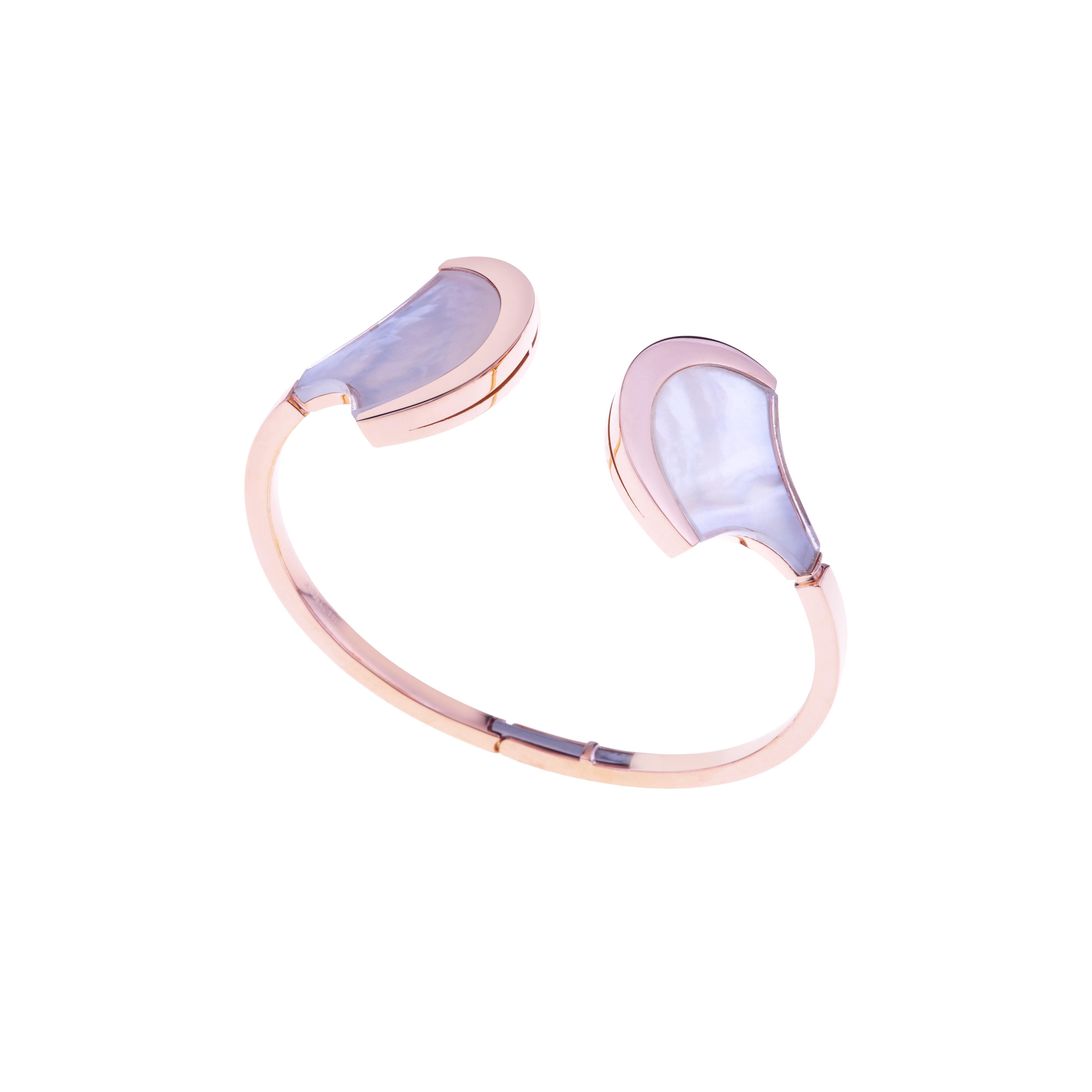 Earrings Rose Gold with Fan Shaped Mother of Pearl and Rock Crystal For Sale 3