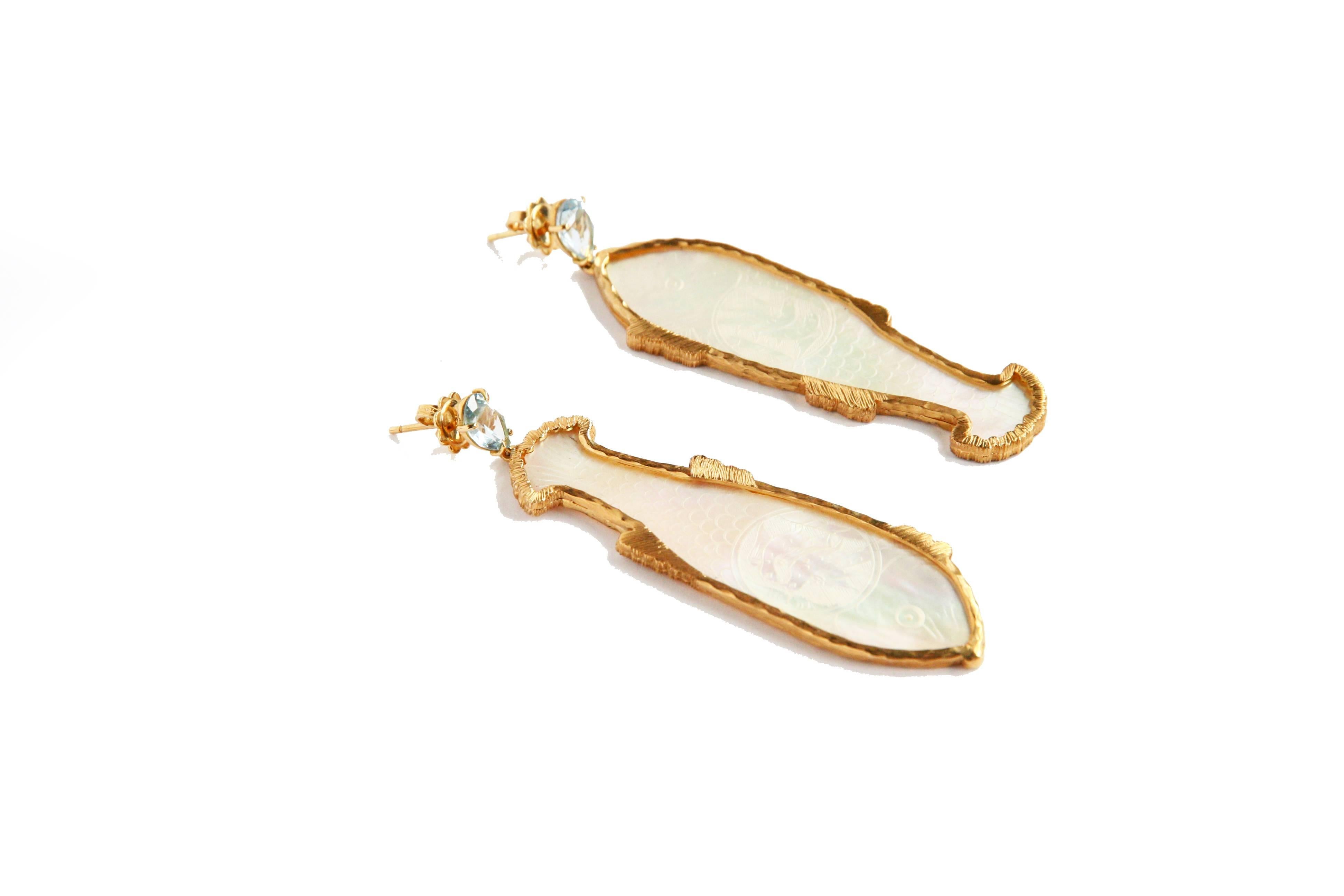 Art Deco Earrings Sapphire Drop Carved Mother of Pearl 18 Karat Gold For Sale