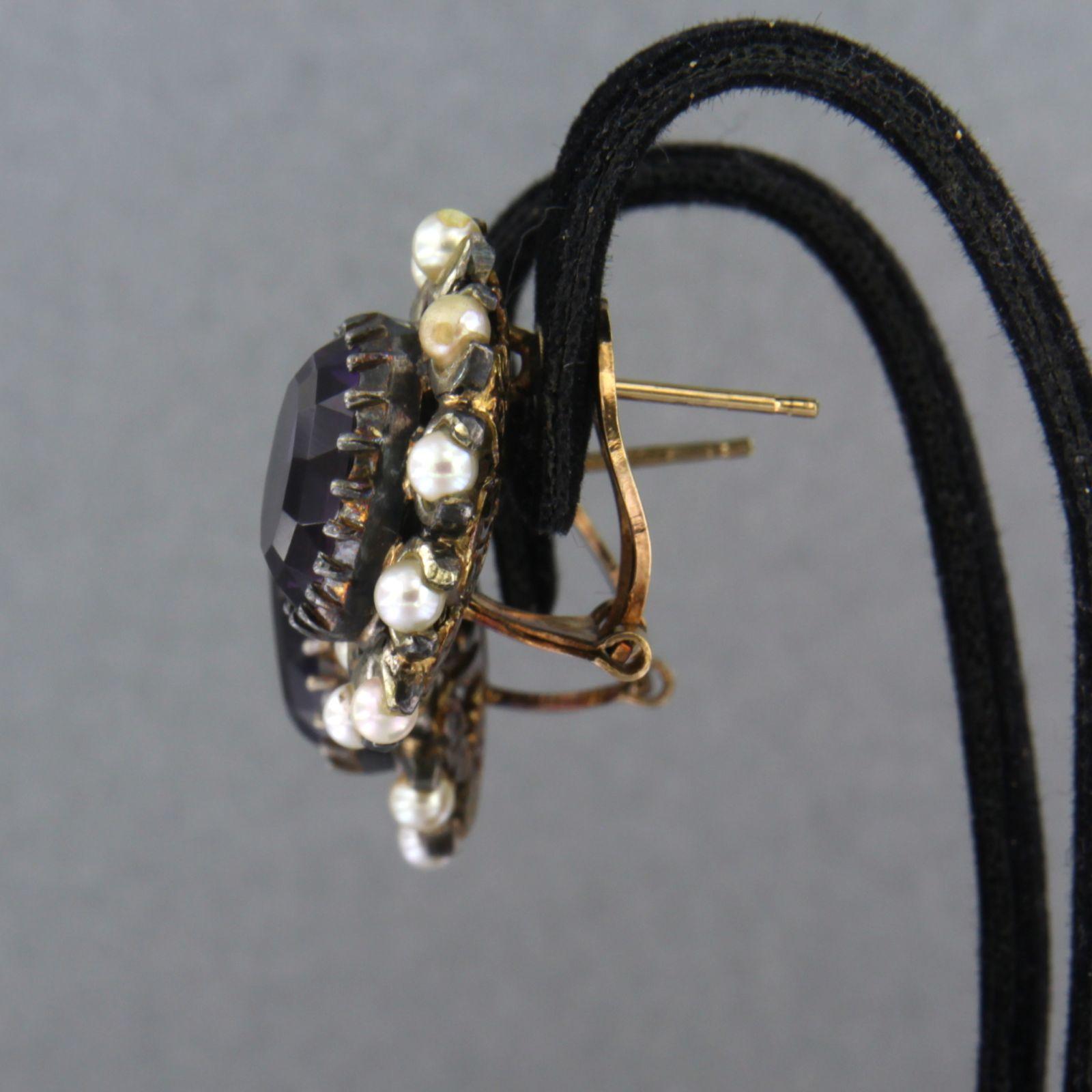 Ohrringe mit Amethyst und Perlen aus 18 Karat Gelbgold und Silber im Zustand „Gut“ im Angebot in The Hague, ZH