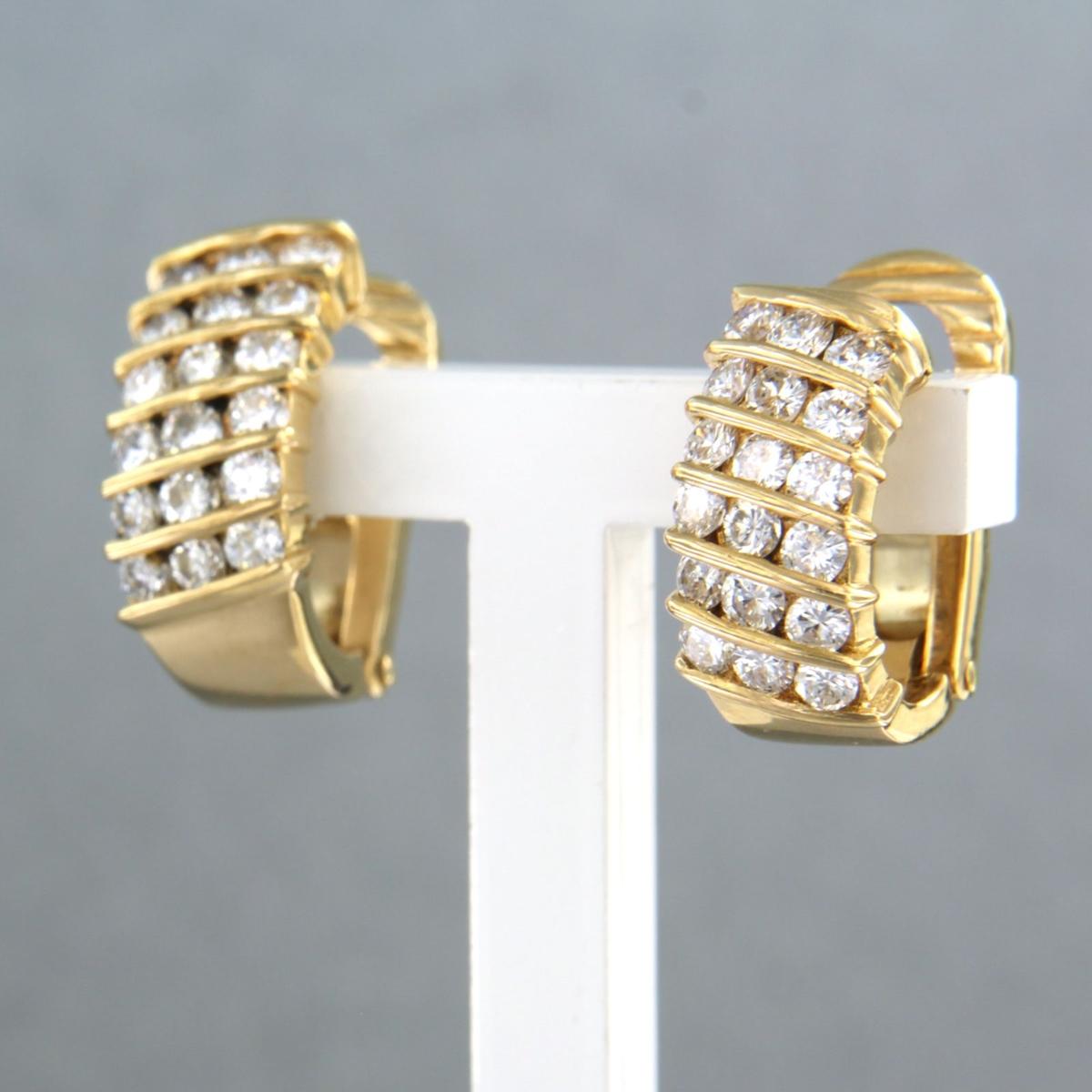 Brilliant Cut Earrings set with diamonds up to 1.00ct 18k yellow gold For Sale