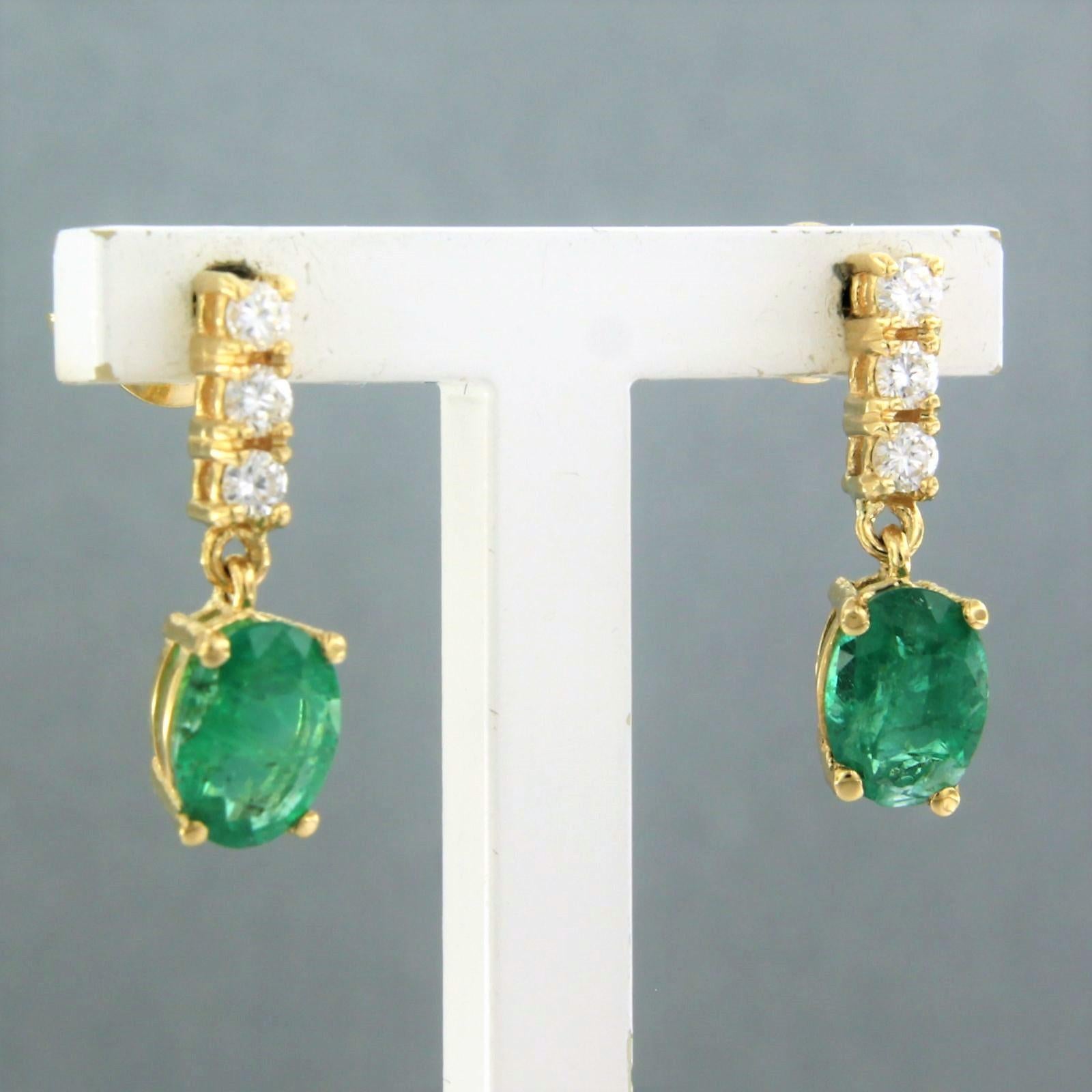 Modern Earrings set with emerald and diamonds 18k yellow gold For Sale