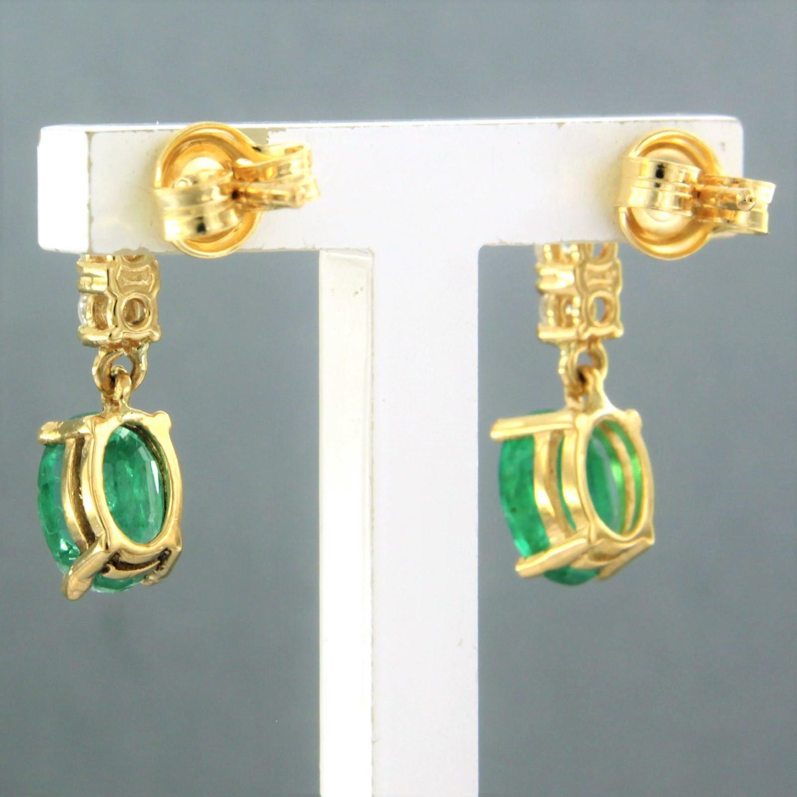 Women's Earrings set with emerald and diamonds 18k yellow gold For Sale