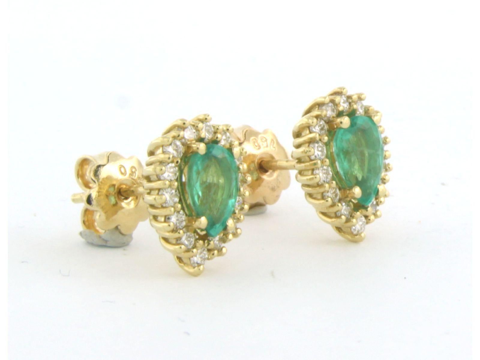 Earrings set with emerald up to 1.10ct an diamonds up to 0.50ct 18k yellow gold In New Condition For Sale In The Hague, ZH