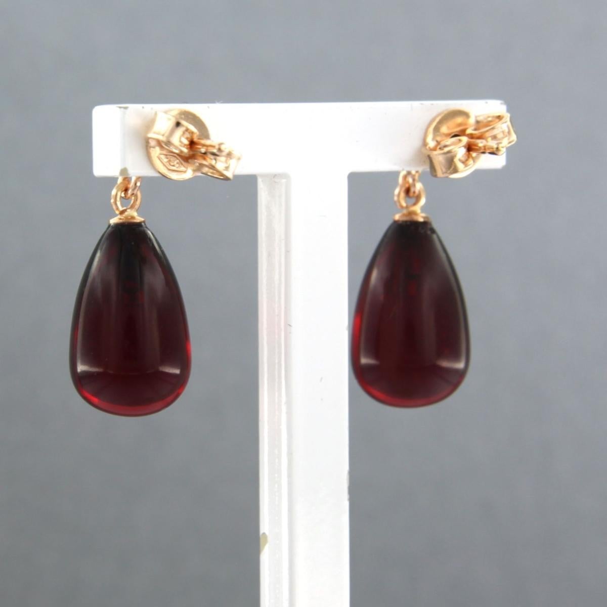 Earrings set with garnet and diamonds 18k pink gold In New Condition For Sale In The Hague, ZH