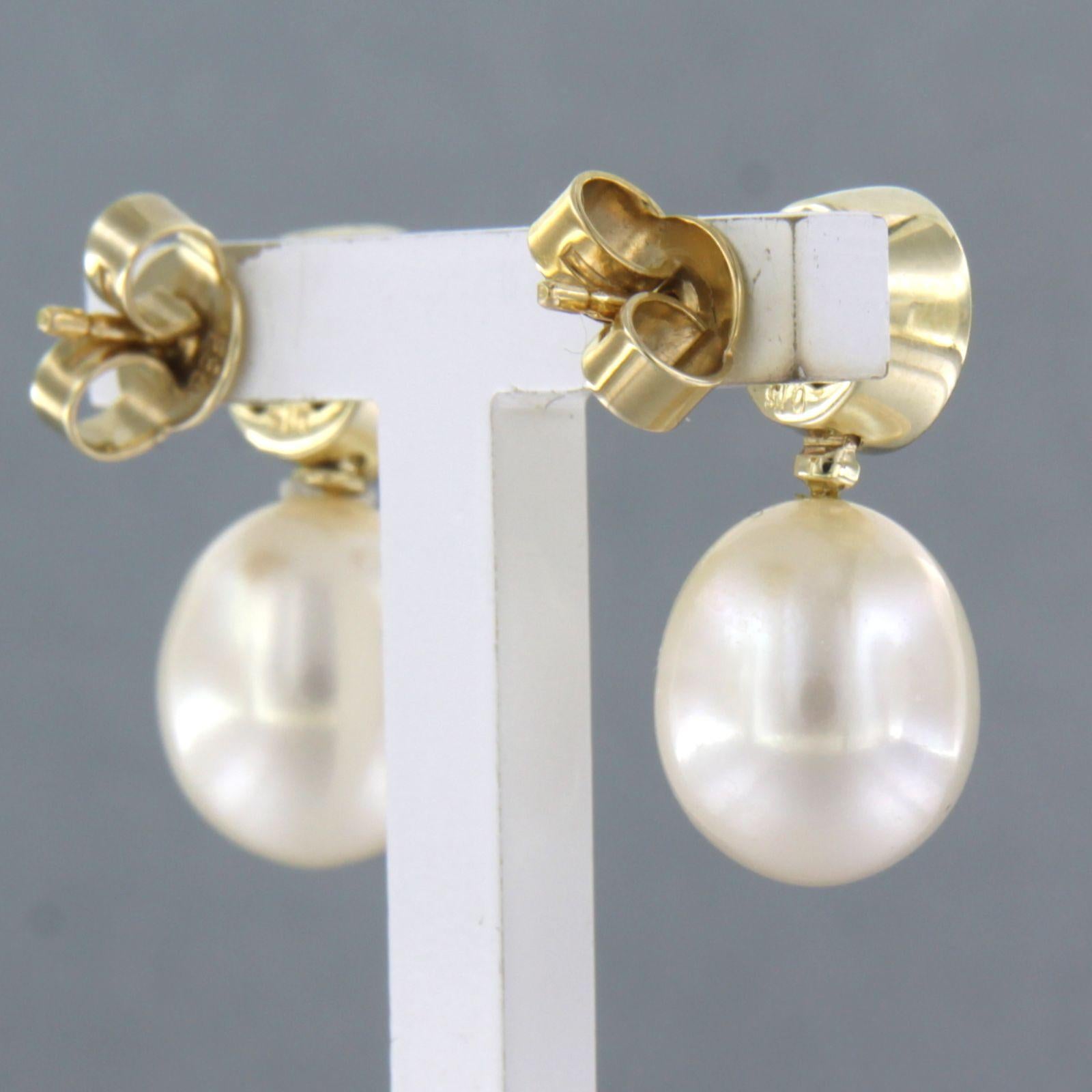 Earrings set with pearl and brilliant cut diamond up to 0.30ct. 14k yellow gold In Excellent Condition For Sale In The Hague, ZH