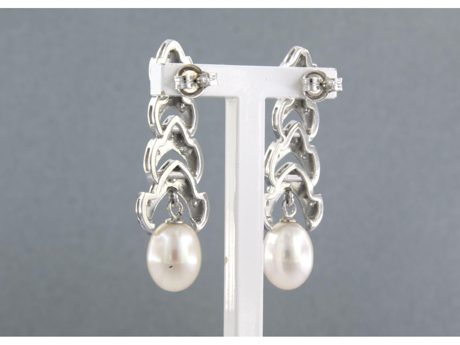 Earrings set with pearl and diamonds 18k white gold and platinum In Good Condition For Sale In The Hague, ZH