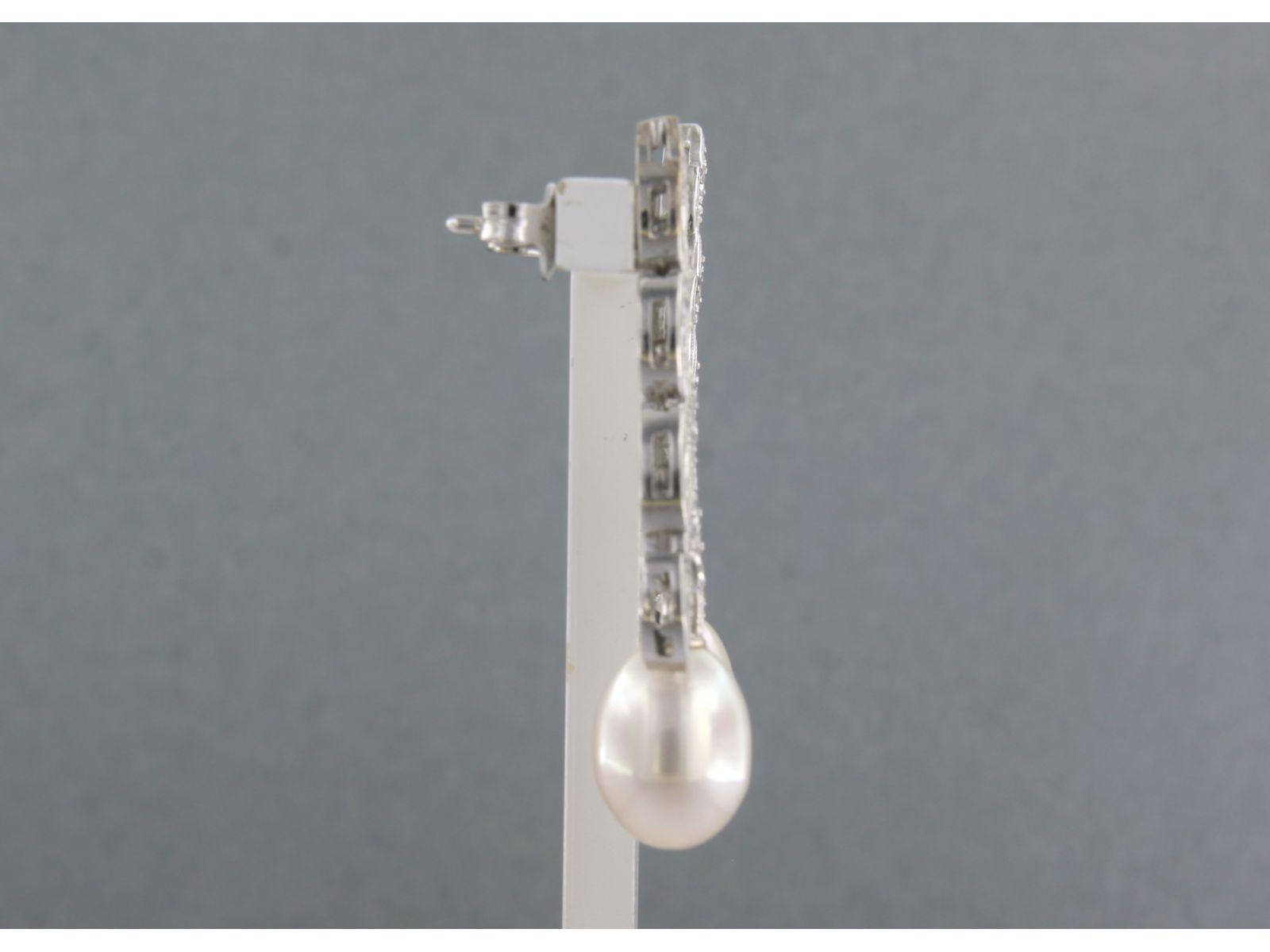 Earrings set with pearl and diamonds 18k white gold and platinum For Sale 1