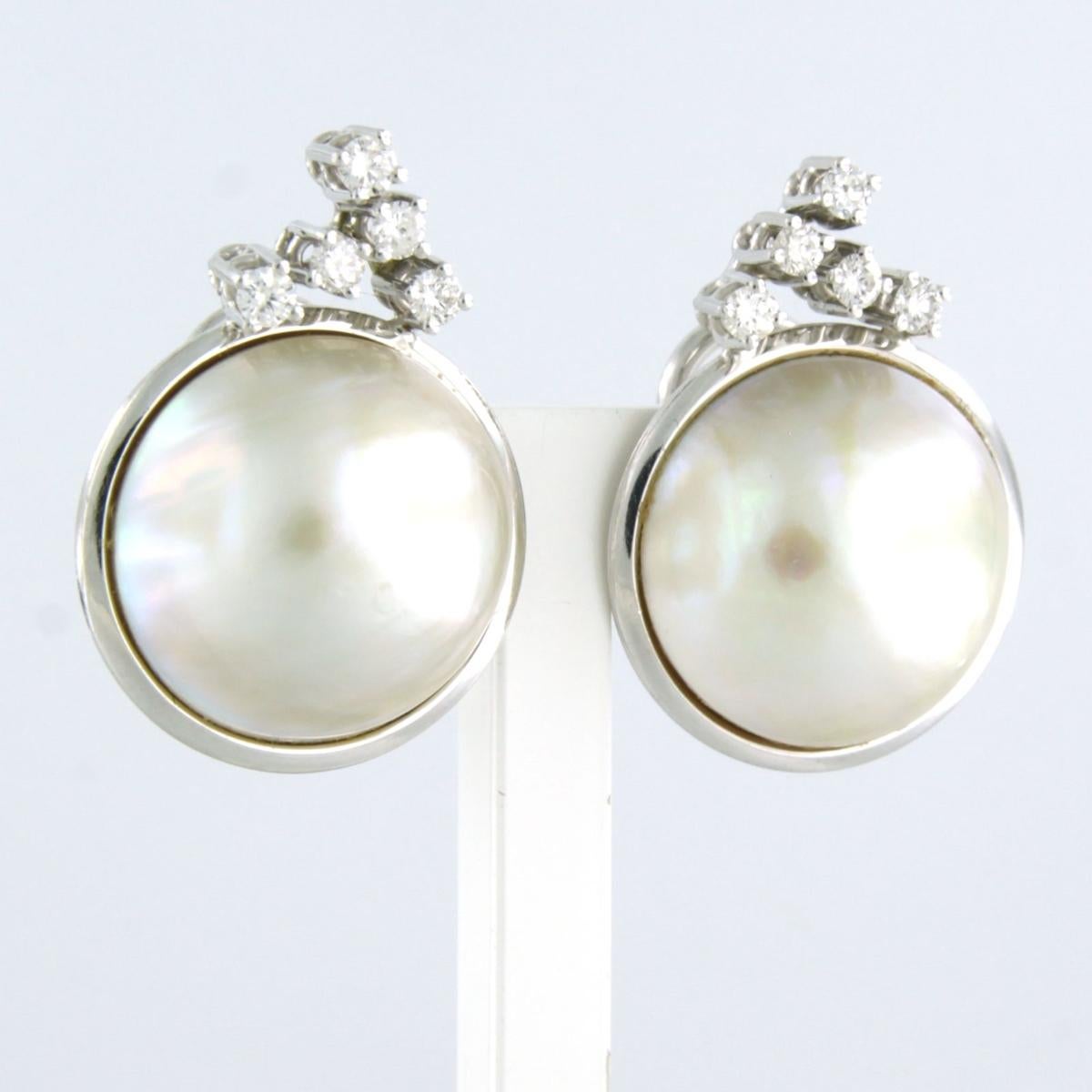 Modern Earrings set with pearl and diamonds 18k white gold For Sale