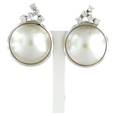 Earrings set with pearl and diamonds 18k white gold