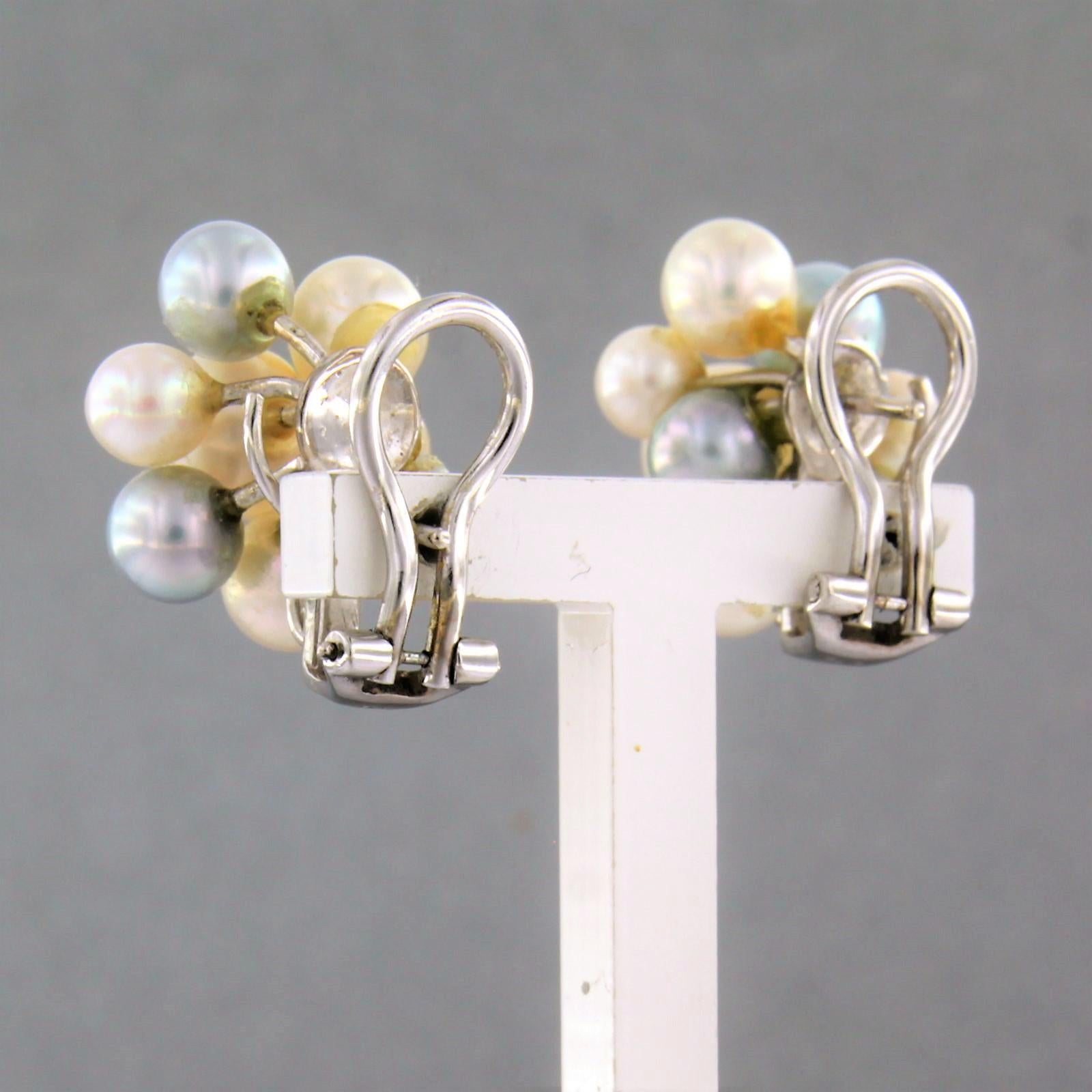 Earrings set with pearls 18k white gold In Good Condition In The Hague, ZH