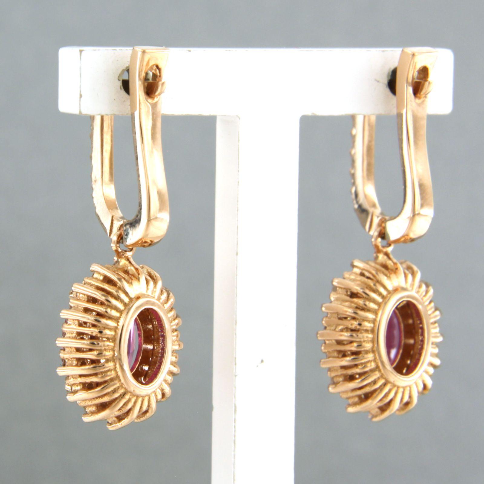 Earrings set with ruby and diamonds 18k pink gold In New Condition For Sale In The Hague, ZH