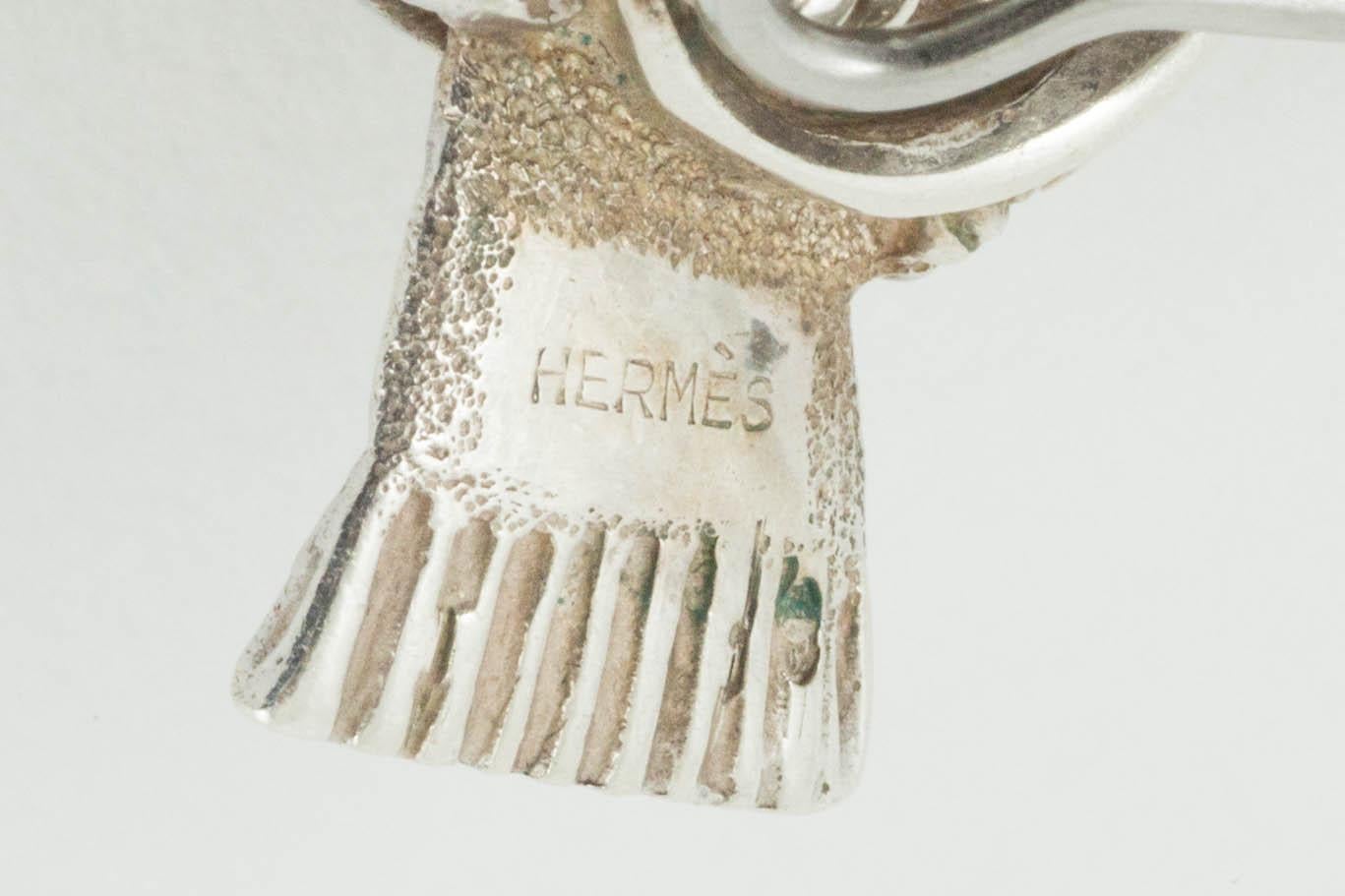 Vintage Hermès of Paris Tied Ribbon Brooch in Silver & 18 Karat Gold, circa 1960 For Sale 2