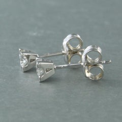 Pendientes con diamantes talla brillante hasta 0,2 ct Oro de 18k 1,4 gramos