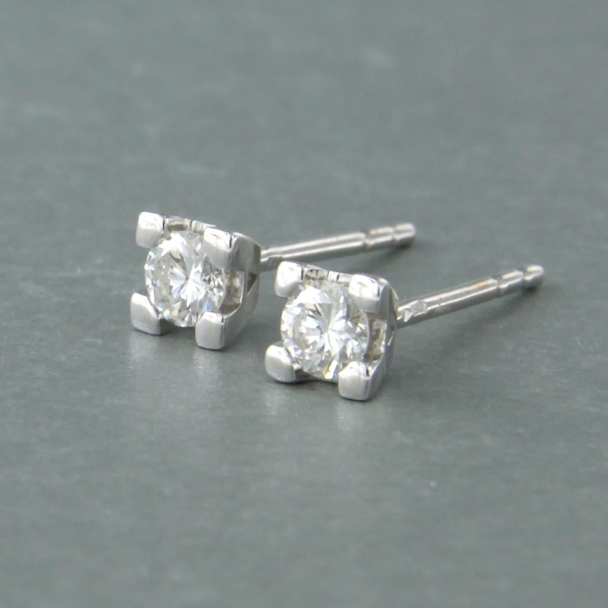 Ohrstecker mit Diamanten im Brillantschliff bis zu 0,2ct 18k Gold 1,4 Gramm (Moderne) im Angebot