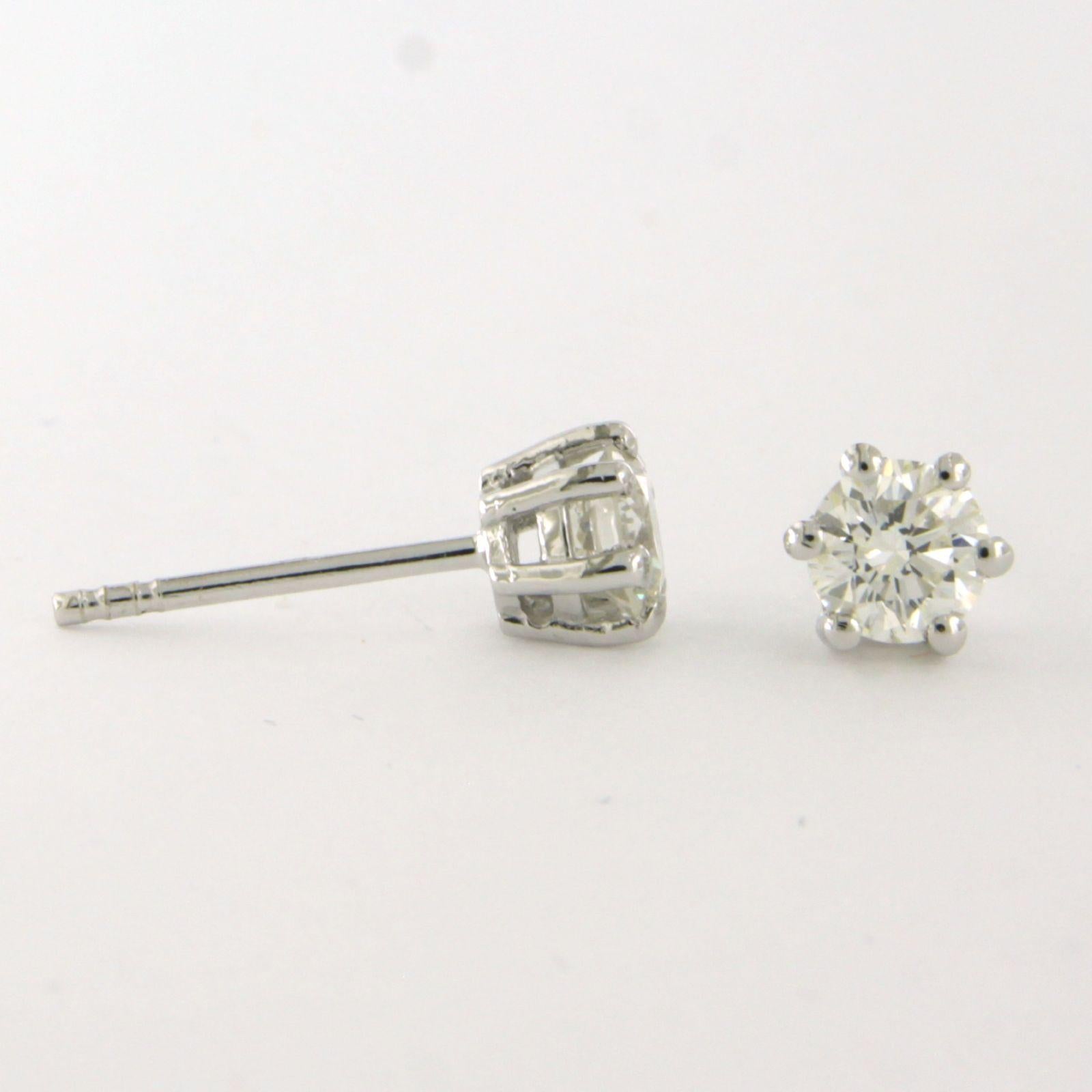 Brilliant Cut Earrings studs with brilliant cut diamonds up to 0.72ct - 1.4 grams - 14k gold For Sale