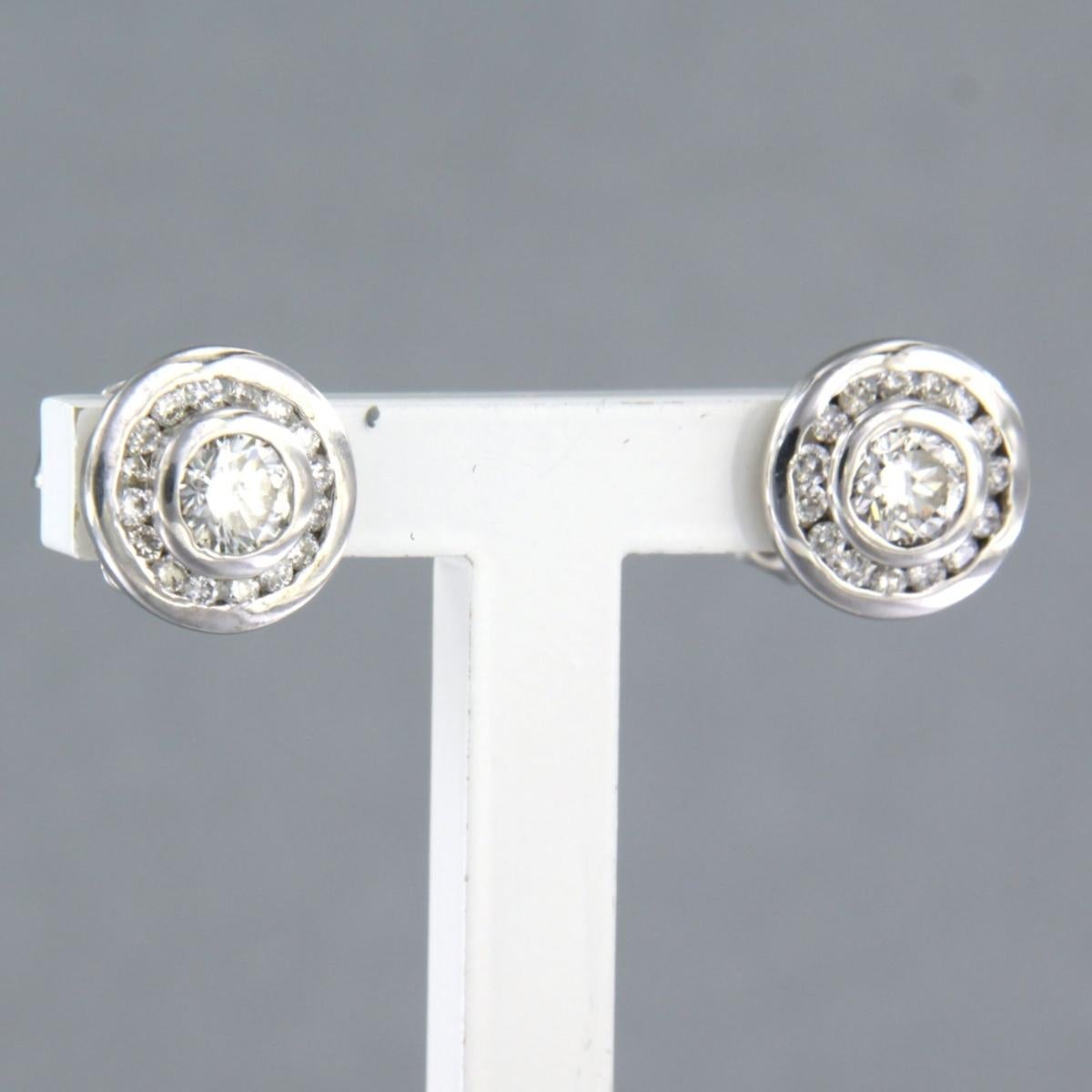 Ohrstecker mit Diamanten im Brillantschliff bis zu 0,80ct 18k Weißgold 3,0 Gramm (Moderne) im Angebot