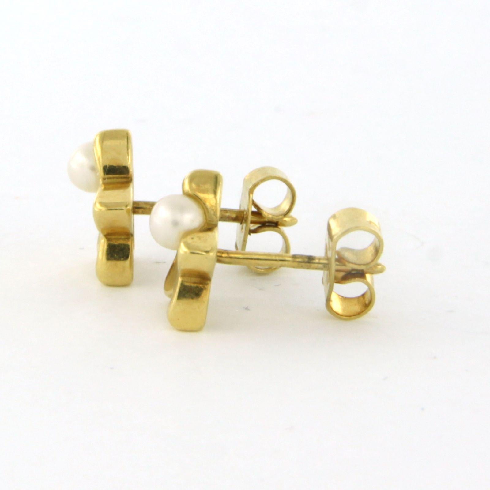 Earrings studs with pearls 2.6 grams 18k yellow gold For Sale 1