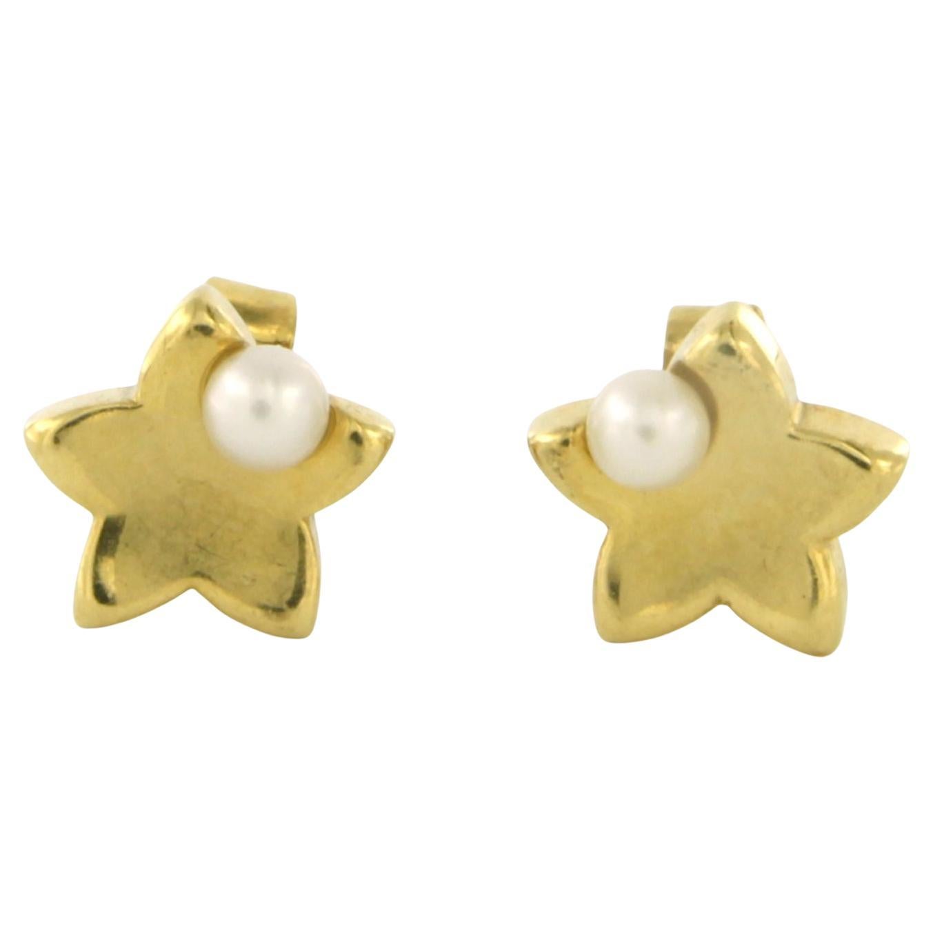 Earrings studs with pearls 2.6 grams 18k yellow gold For Sale