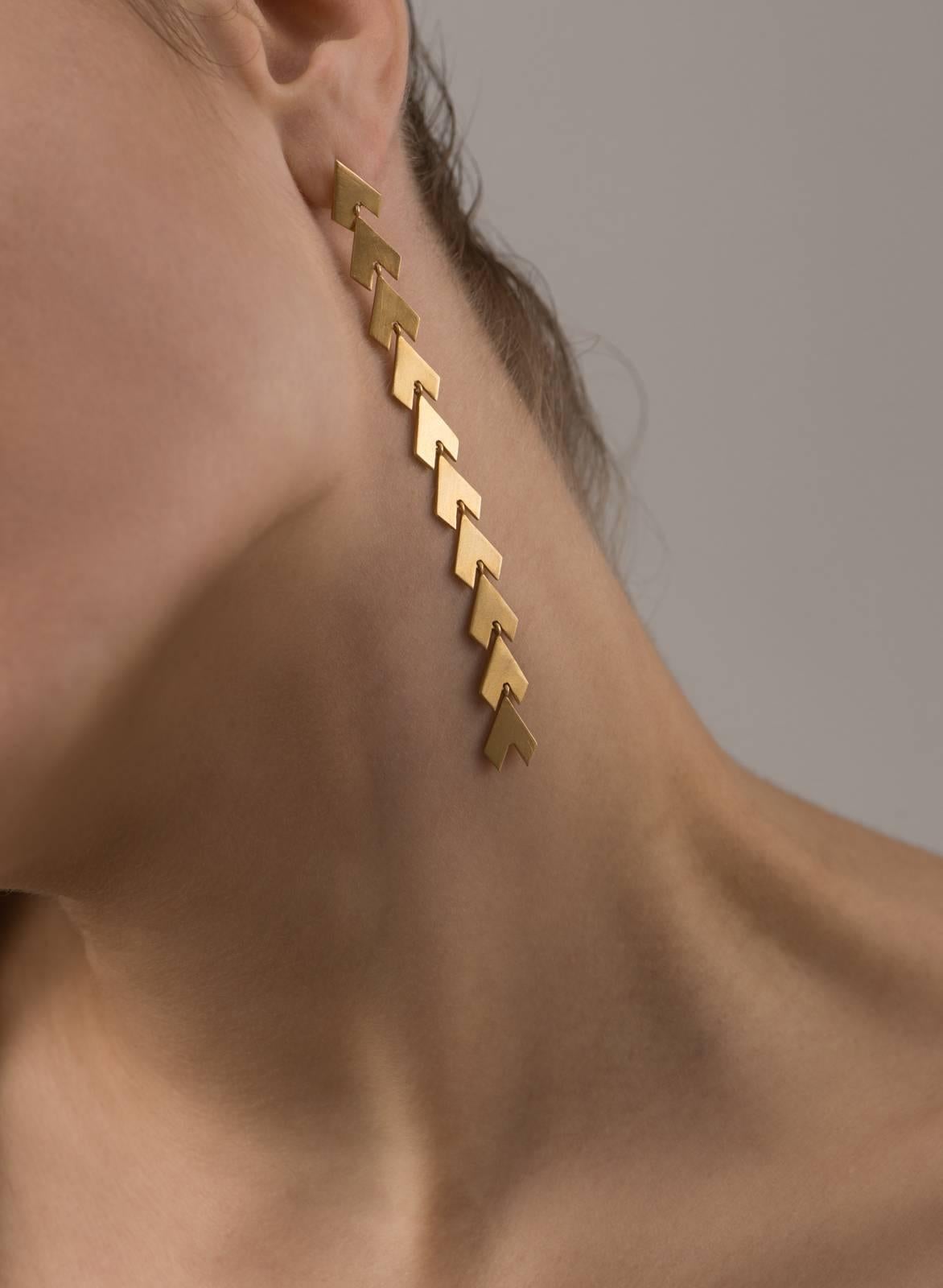 Women's Earrings Timeless Long Drop 18k Gold-Plated Sterling Silver Arrow Shaped Greek For Sale