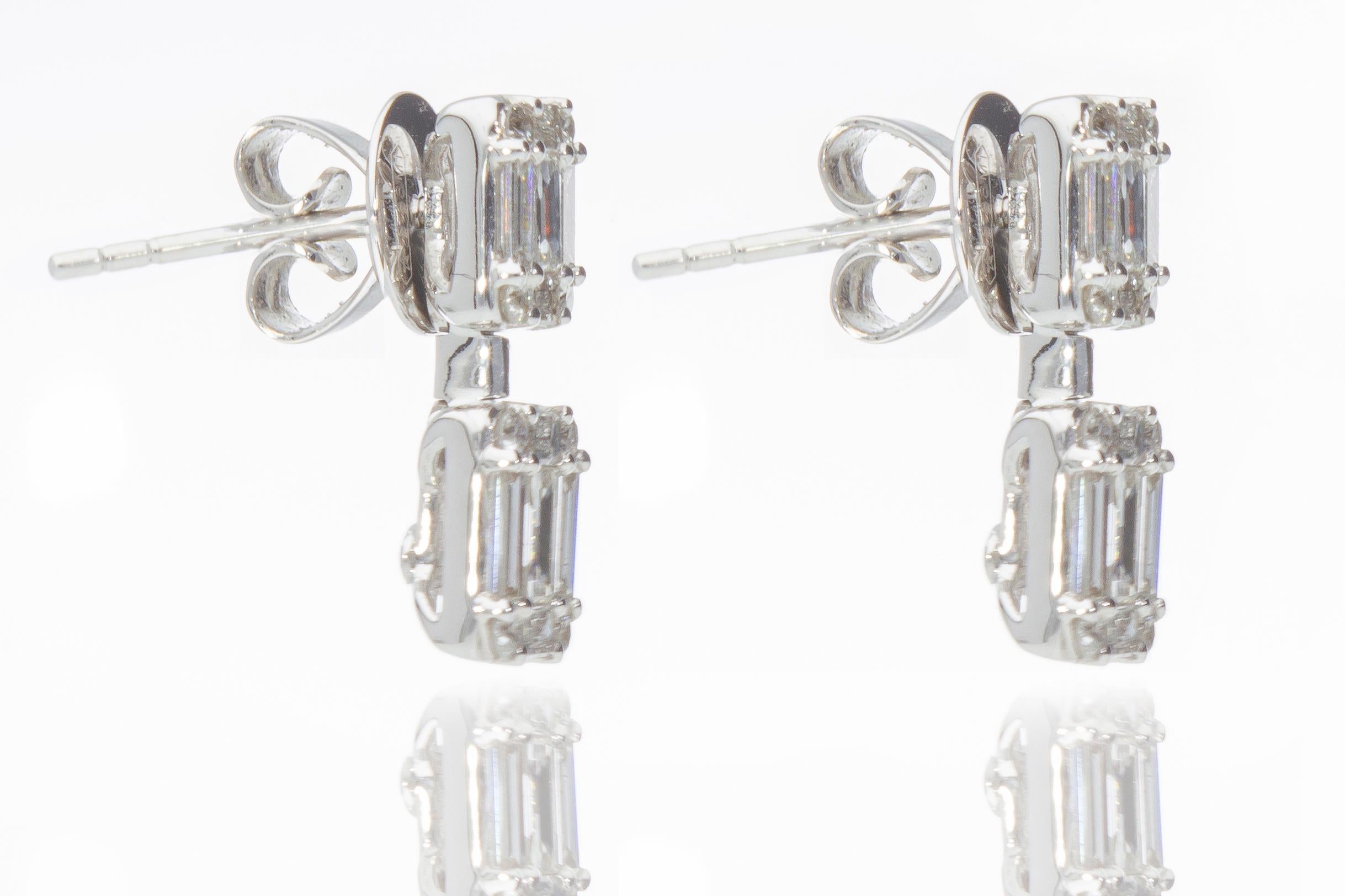 Earrings with 1.15 Ct of Baguette and Brilliant Cut Diamonds For Sale 1