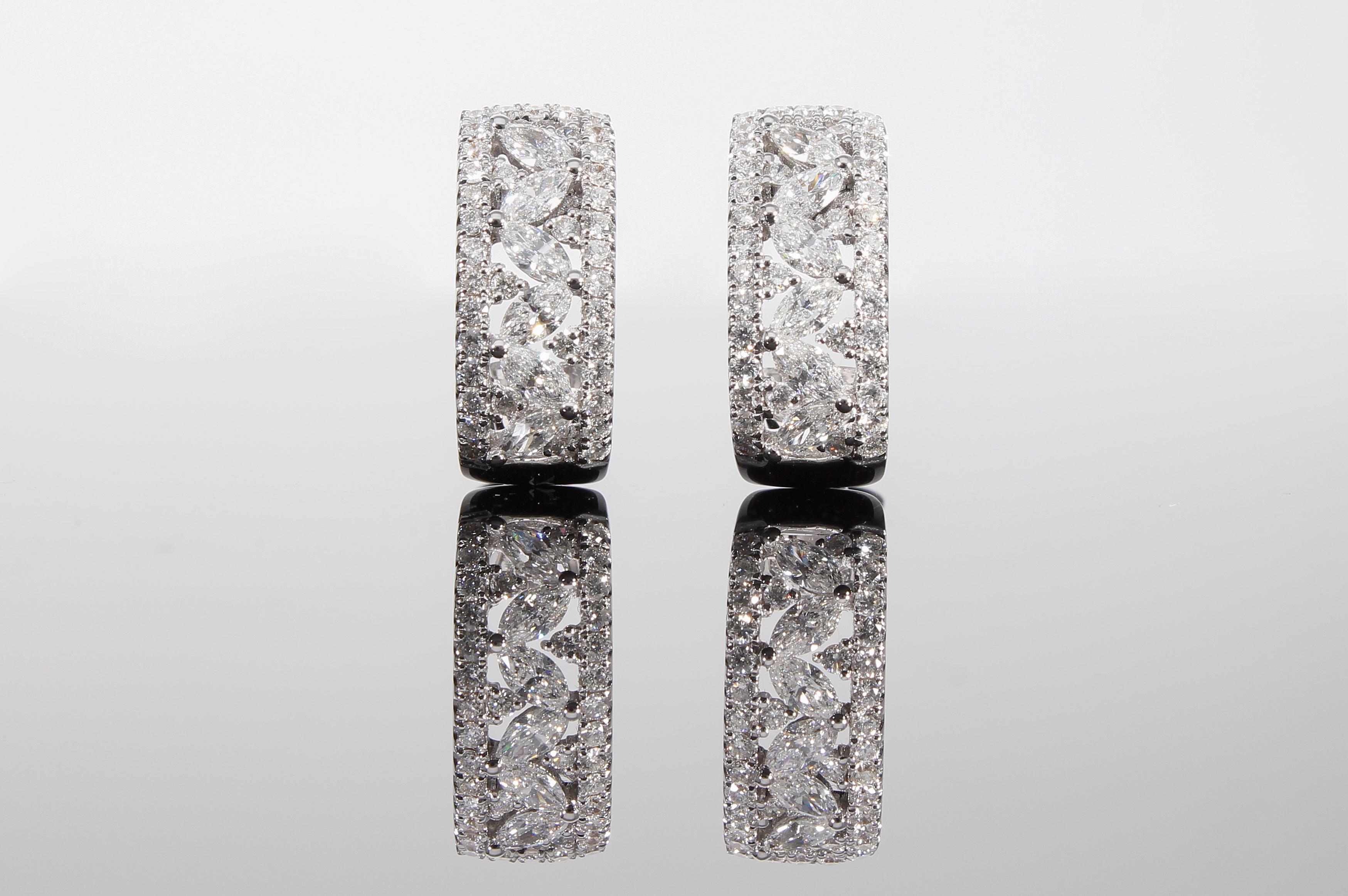 Boucles d'oreilles en navette et diamants taille brillant de 1,50 carat, fabriquées en Italie en vente 1