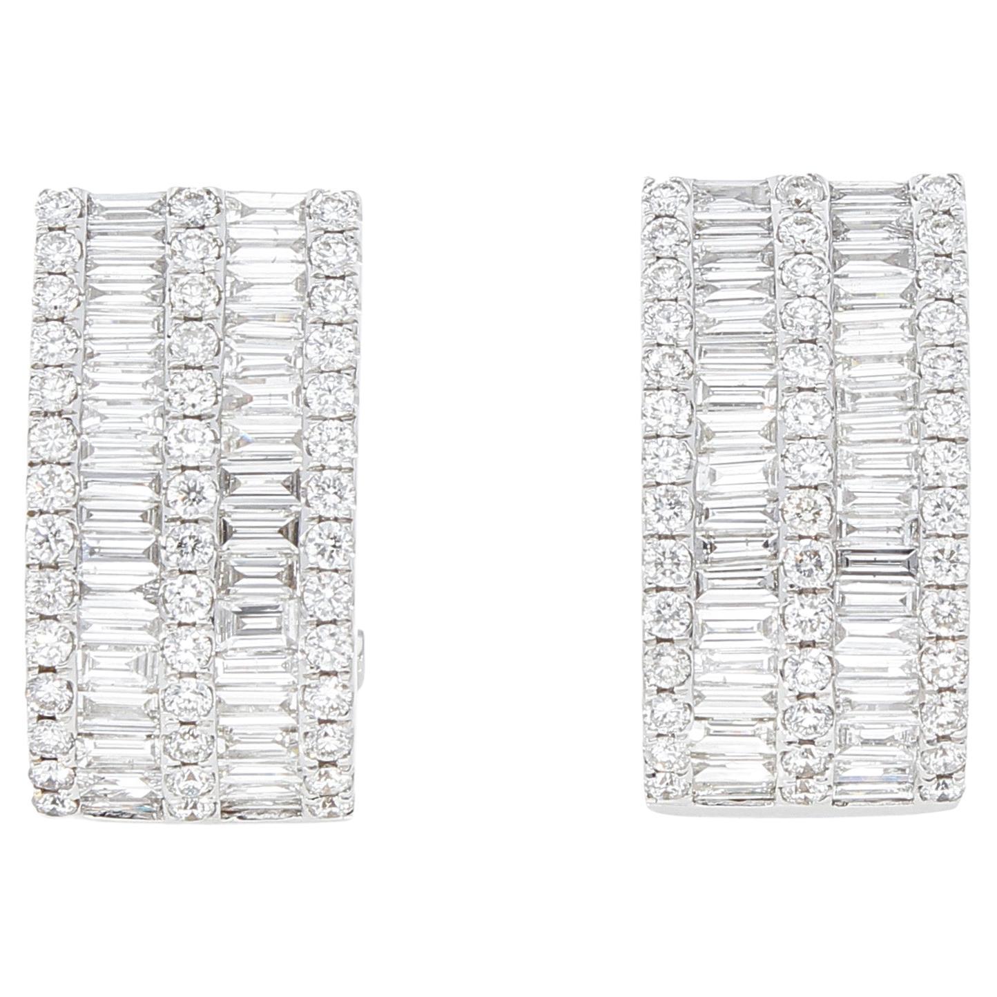 Earrings with 2.60 Ct of Baguette and Diamond Cut Diamonds, 18 Kt Gold For Sale