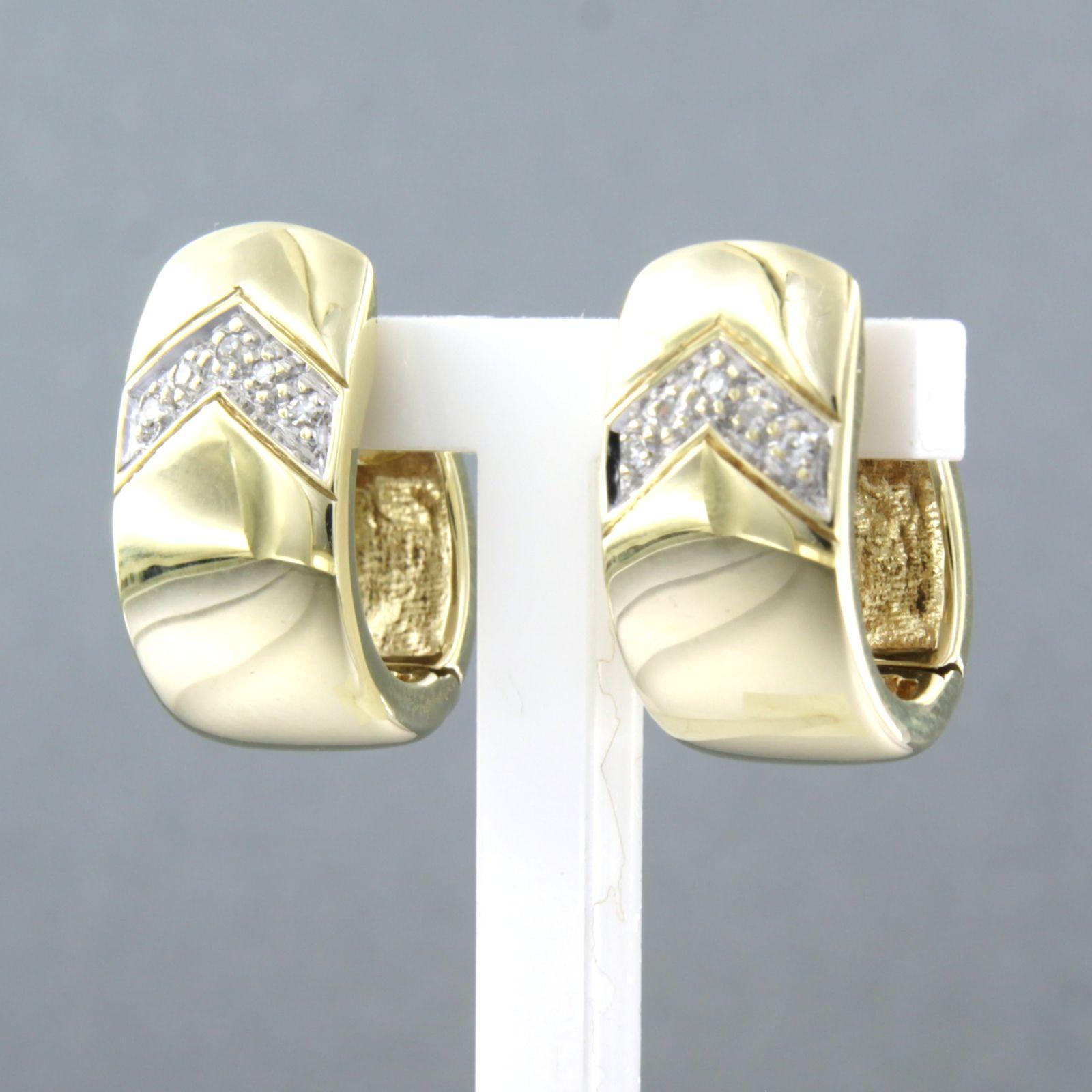 Boucles d'oreilles avec diamants taille brillant jusqu'à 0,16ct or 14k 7,7 grammes Excellent état - En vente à The Hague, ZH