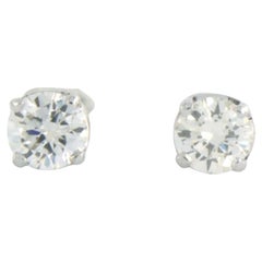 Orecchini con diamanti a taglio brillante fino a 0,98 carati in oro bianco 14k da 1,4 grammi