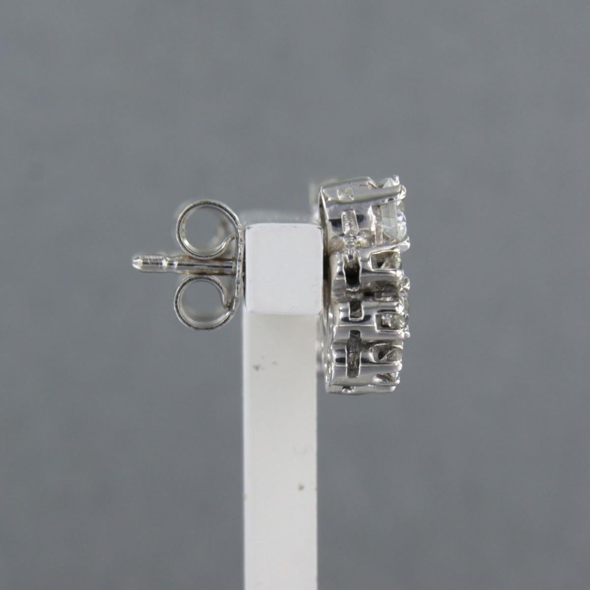 Moderne Boucles d'oreilles avec diamants taille brillant jusqu'à 1.30ct - 3.9 grammes - or blanc 14k en vente